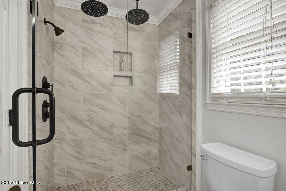 100562479 | Photo 31