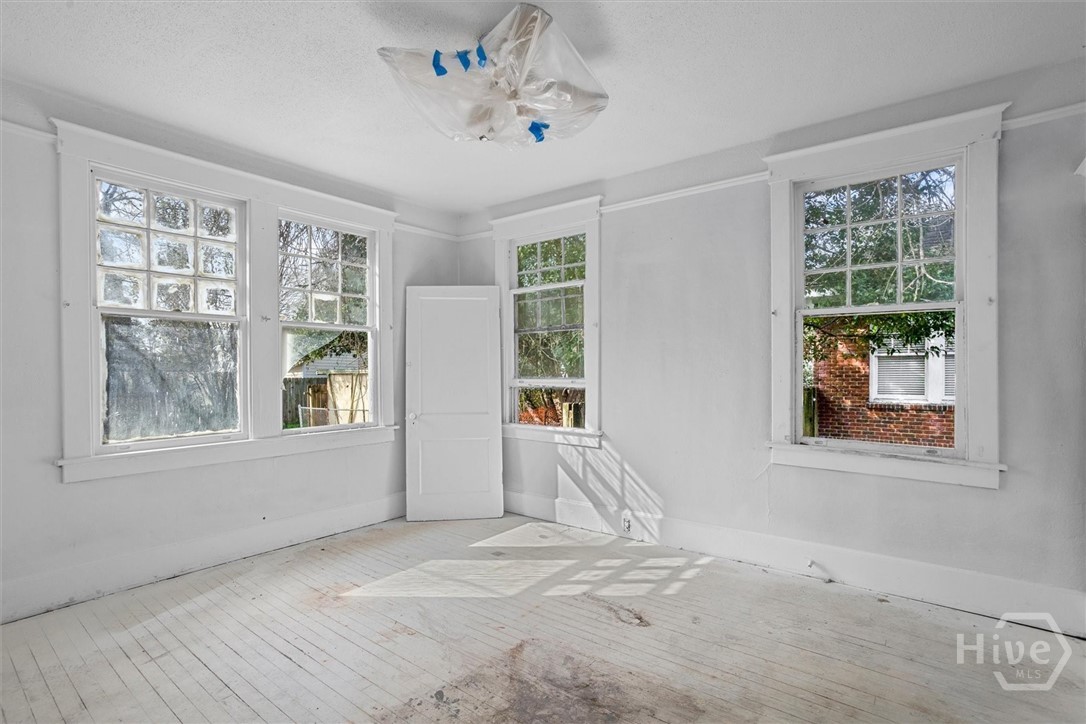 221 E 49th Street, Savannah, GA, 31405