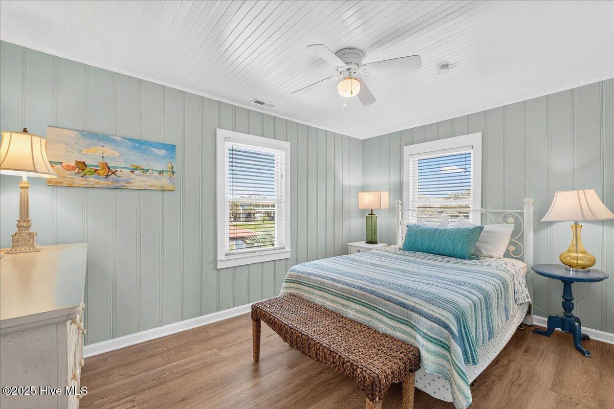 100527875 | Photo 25