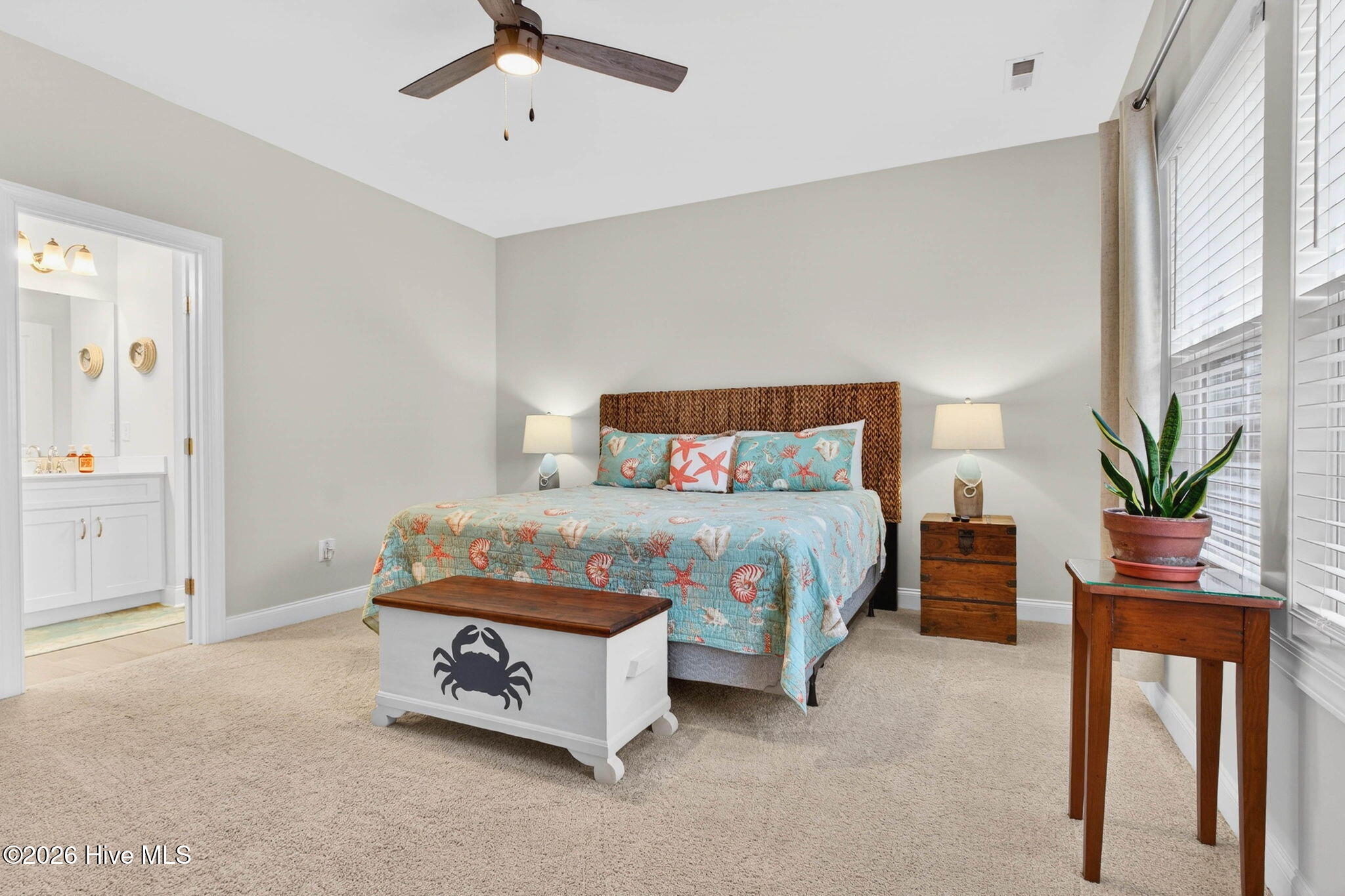 100564631 | Photo 23