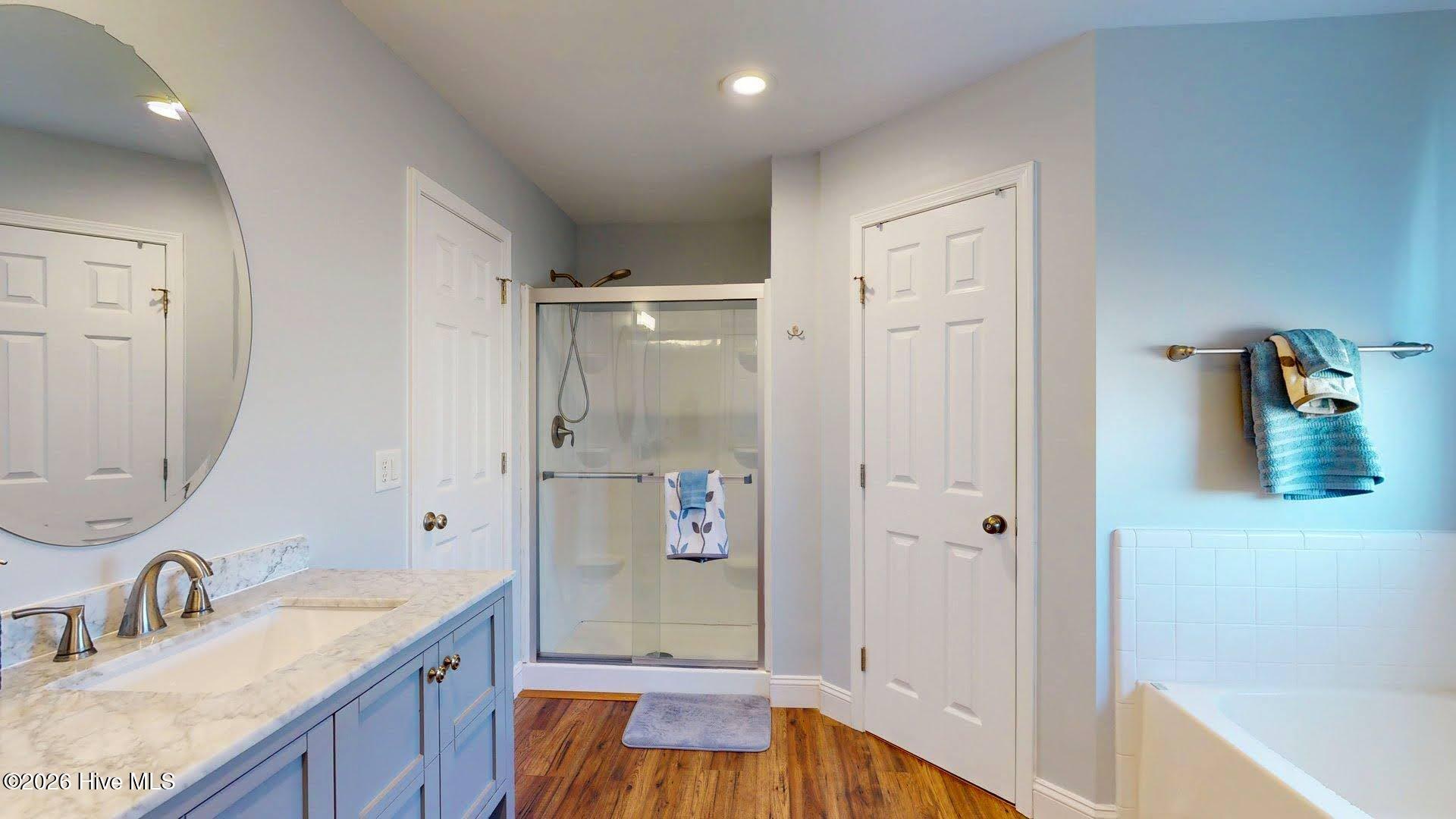 100548342 | Photo 34