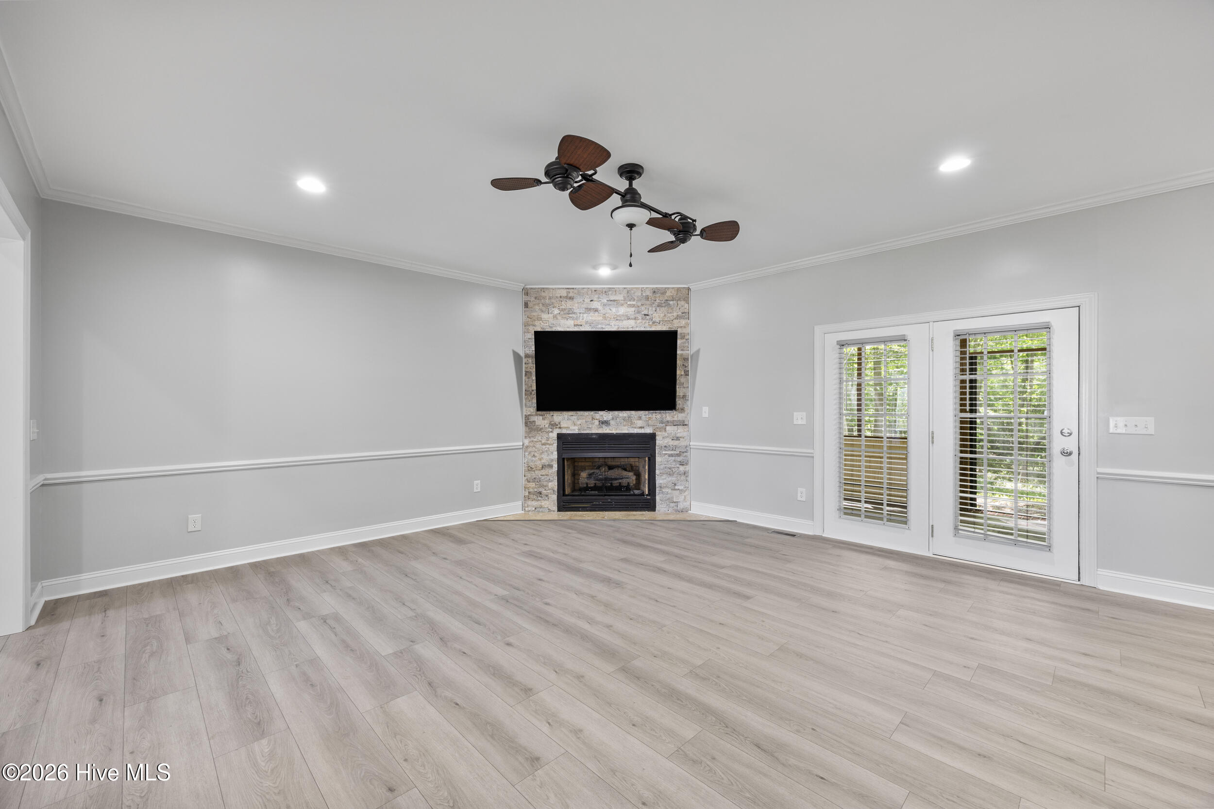 100569506 | Photo 18