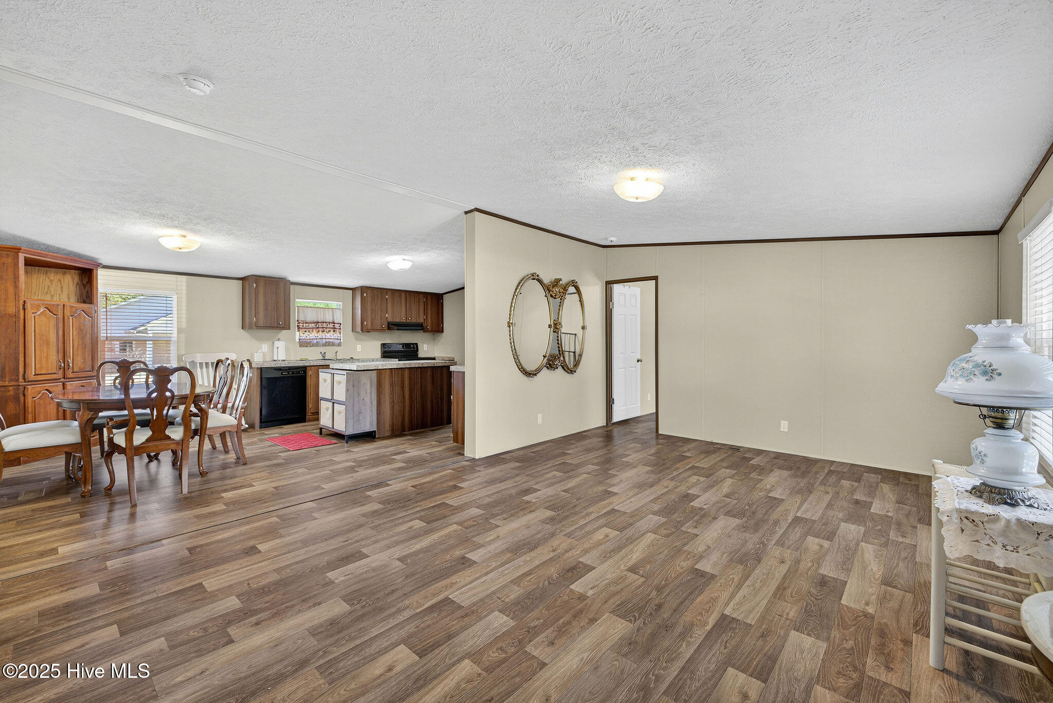 100537876 | Photo 17