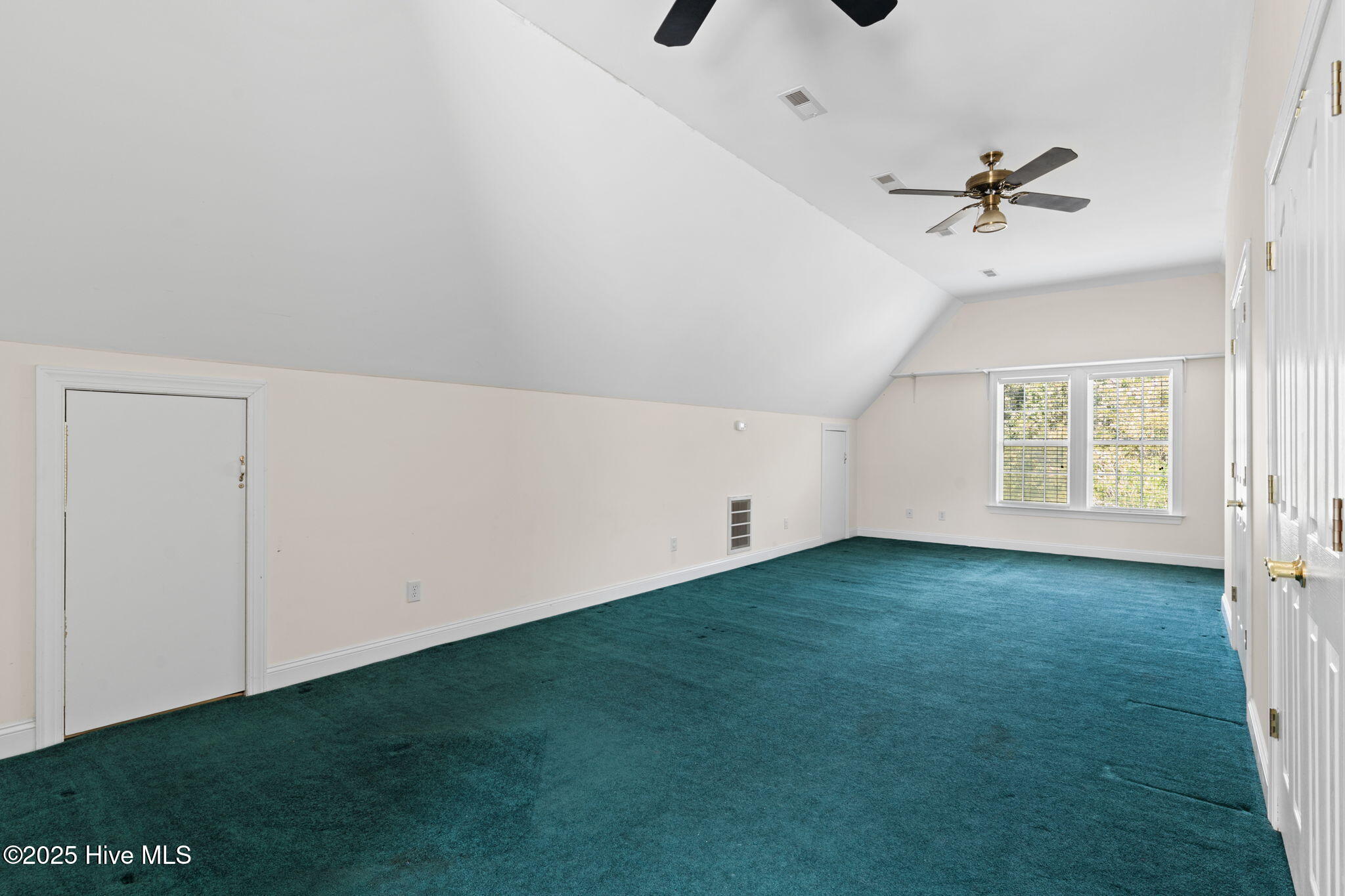 100522413 | Photo 31