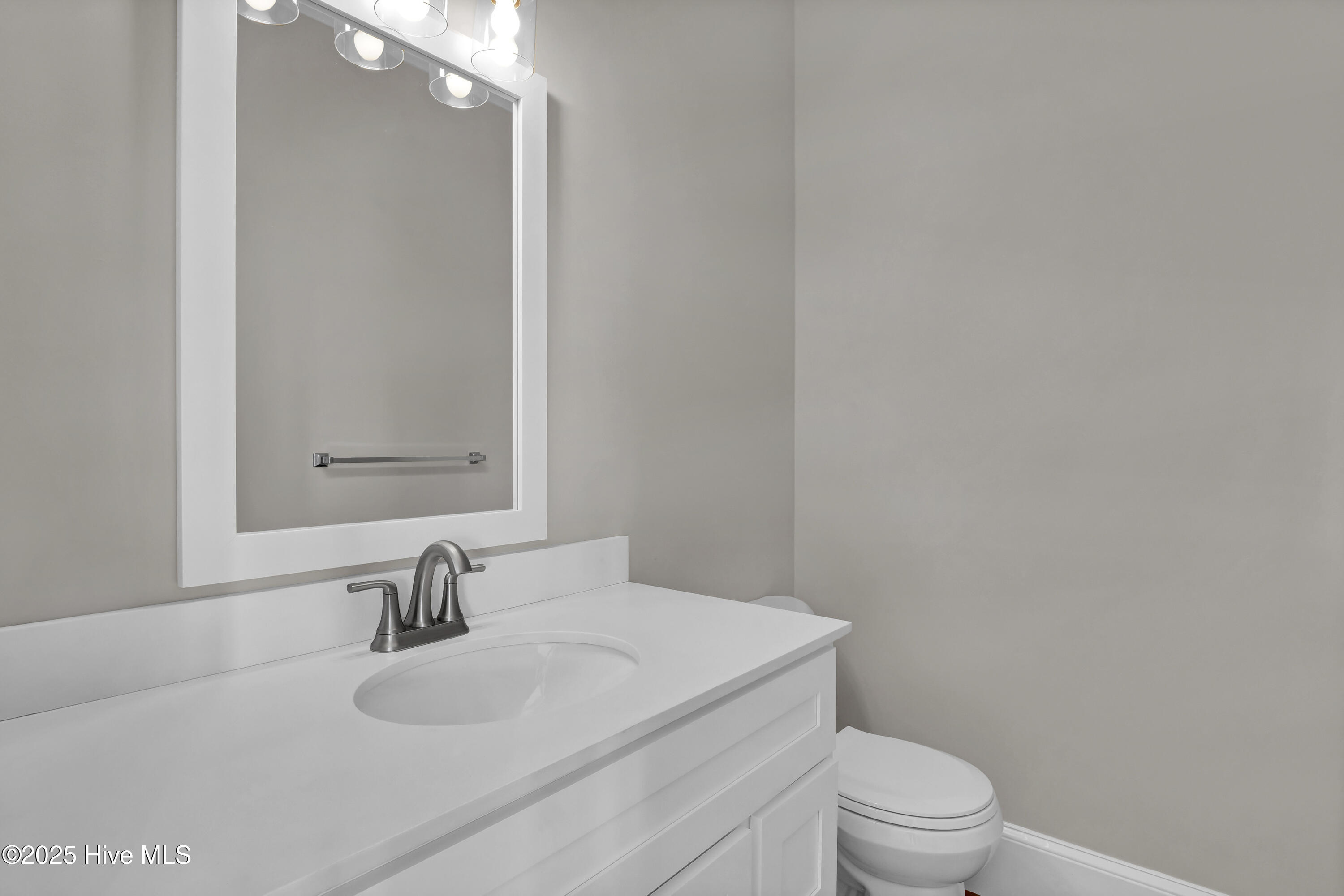 100540971 | Photo 26