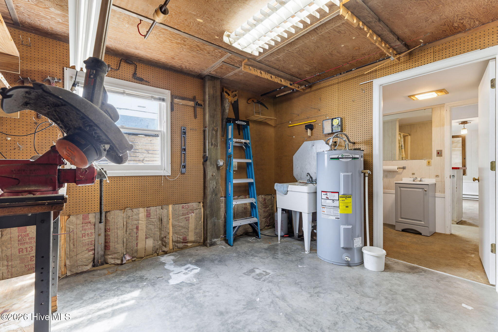 100565875 | Photo 52