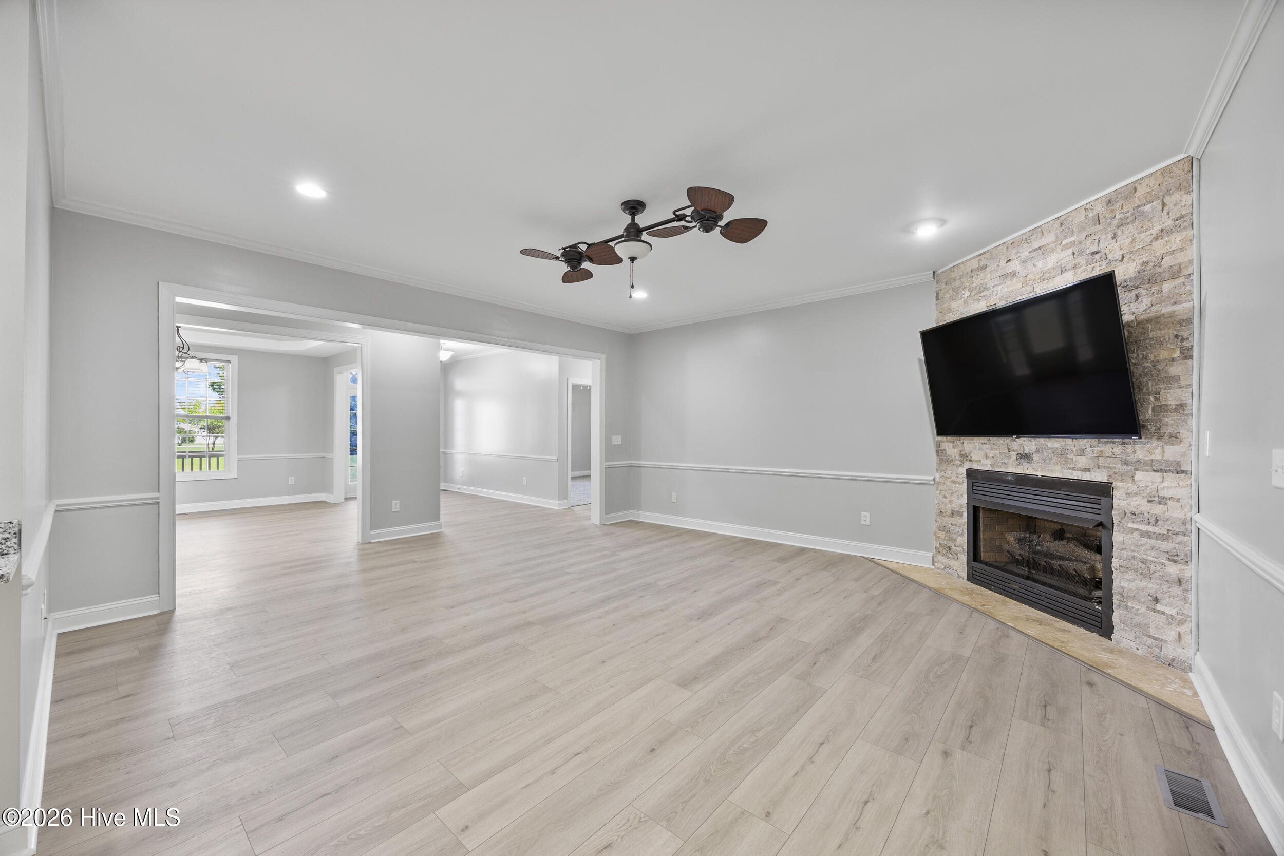 100569506 | Photo 17