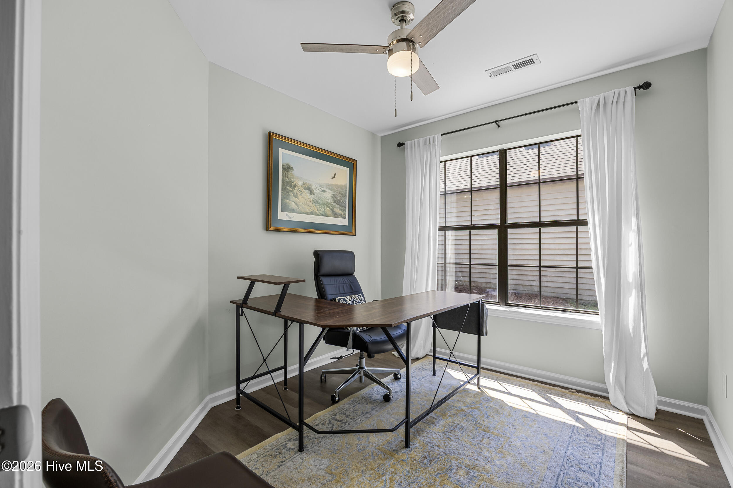 100563217 | Photo 23