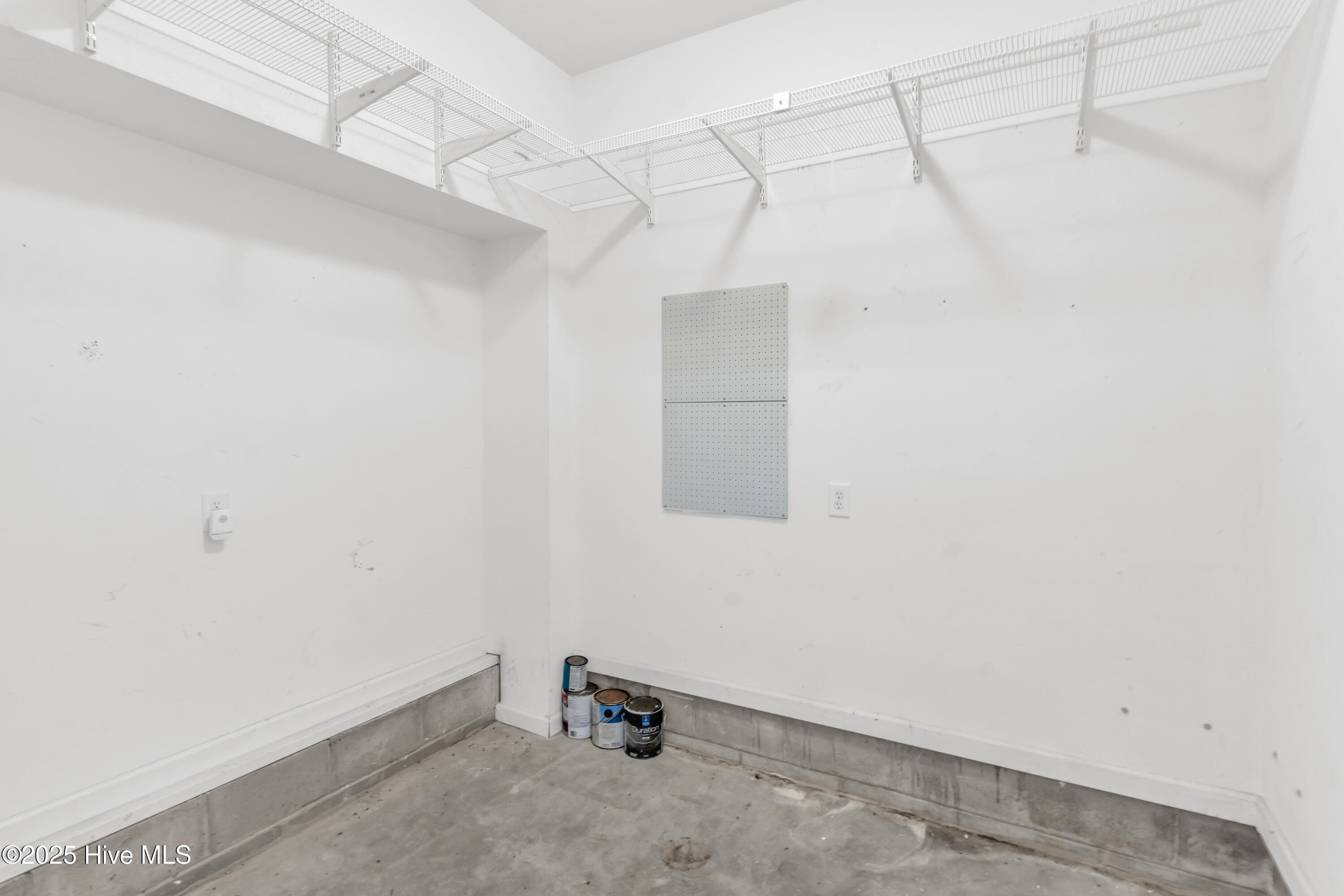 100523896 | Photo 37