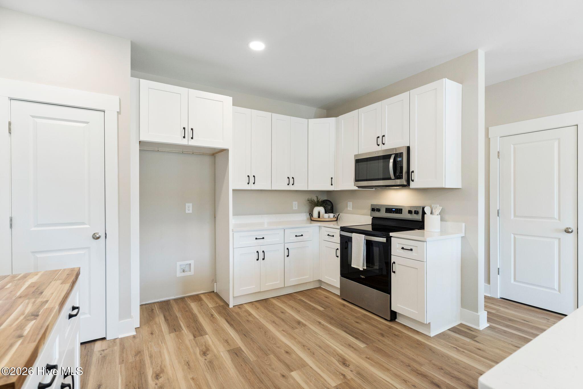 100558463 | Photo 25