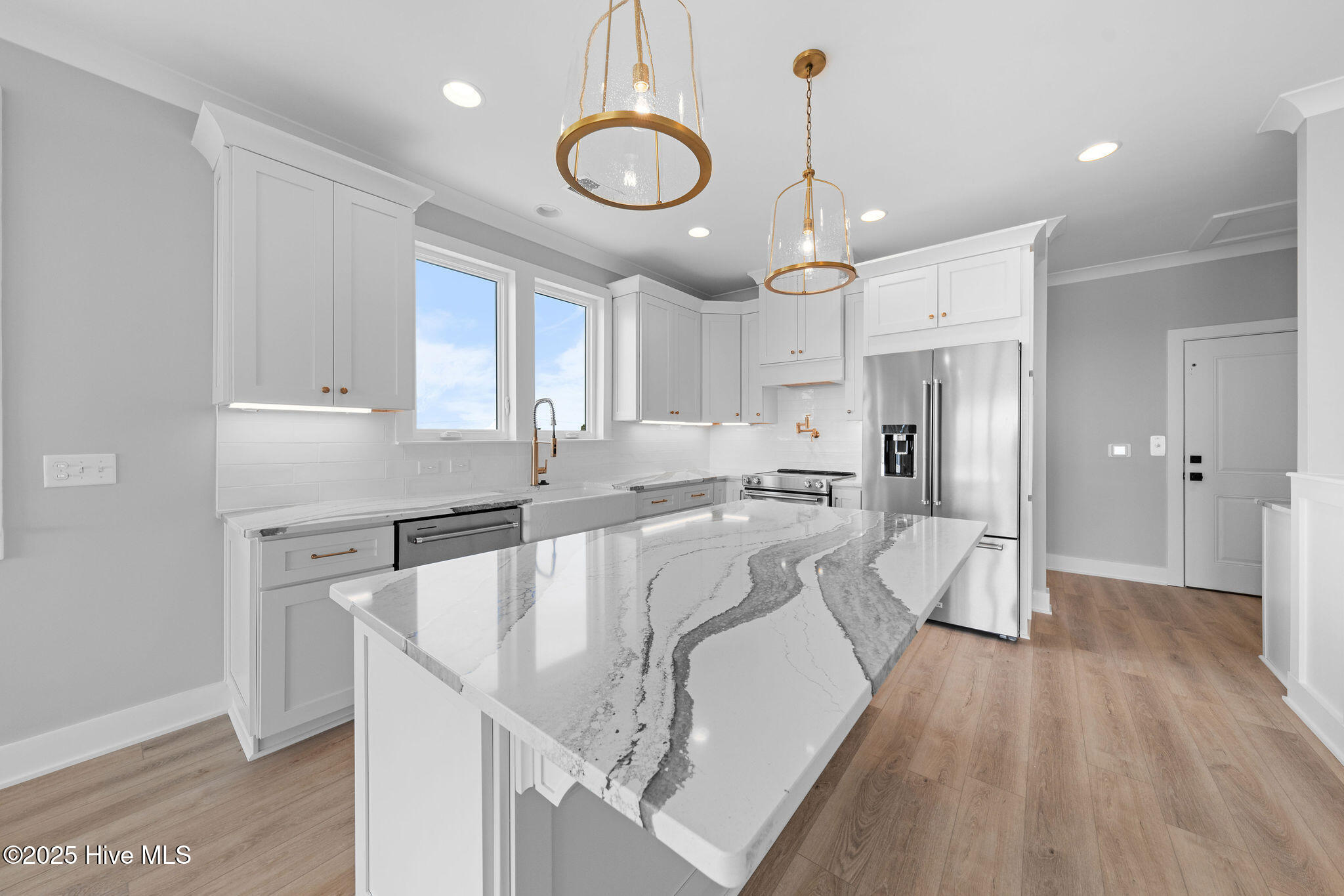 100493859 | Photo 10