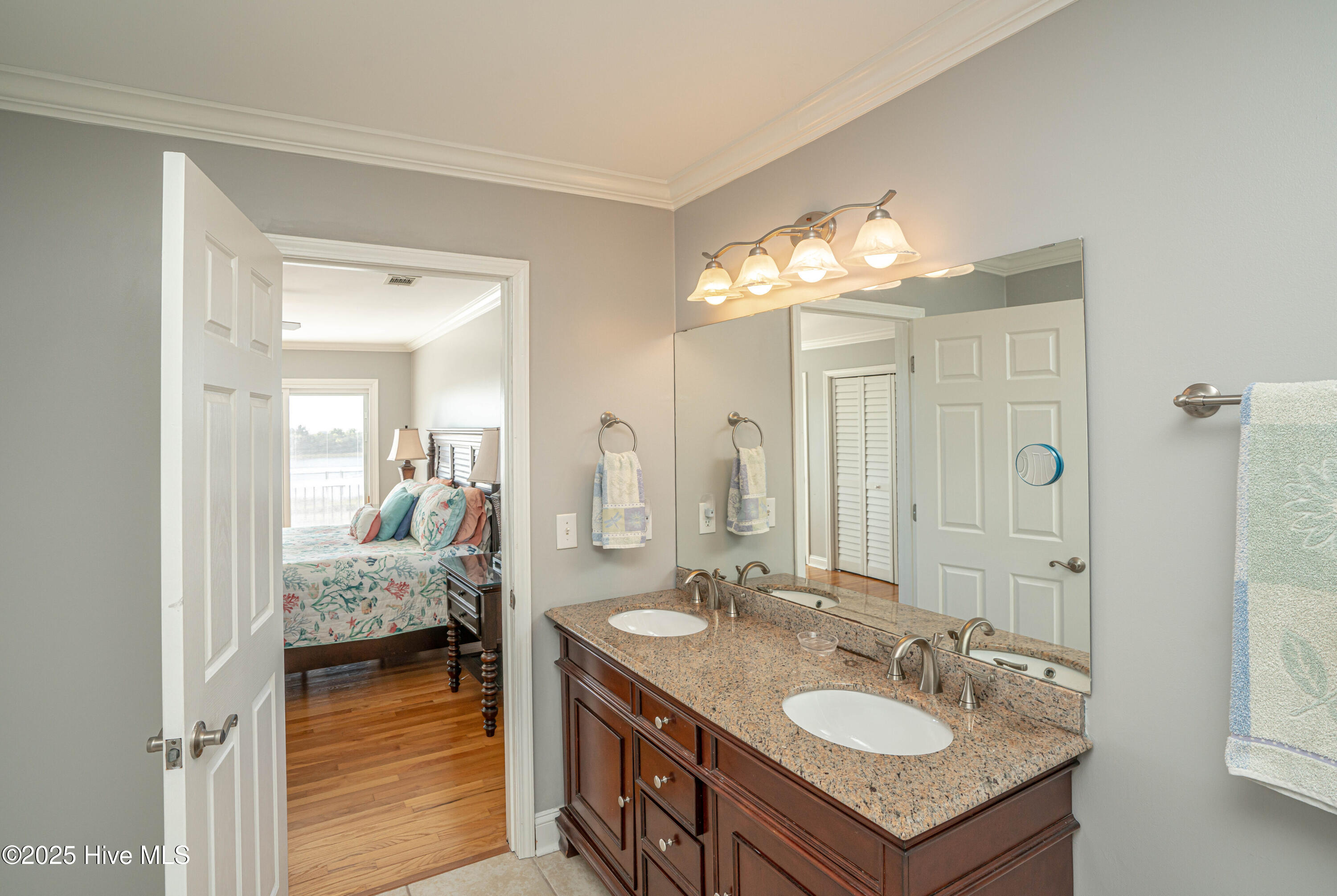 100539099 | Photo 61