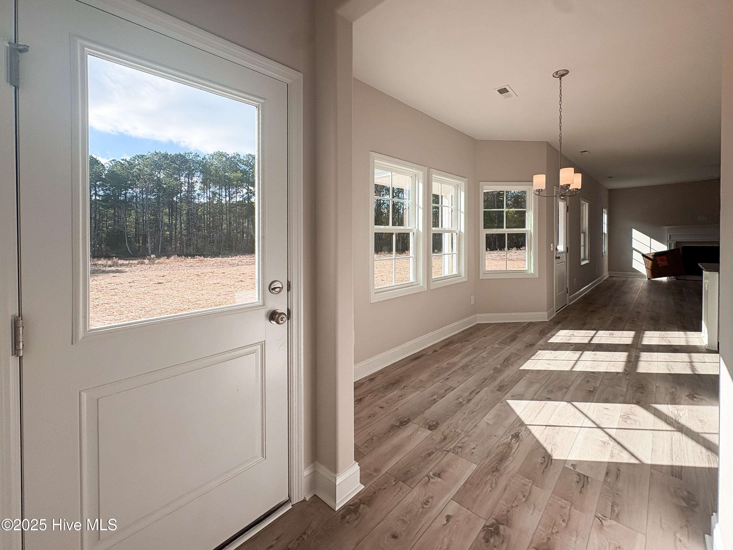 100544649 | Photo 18