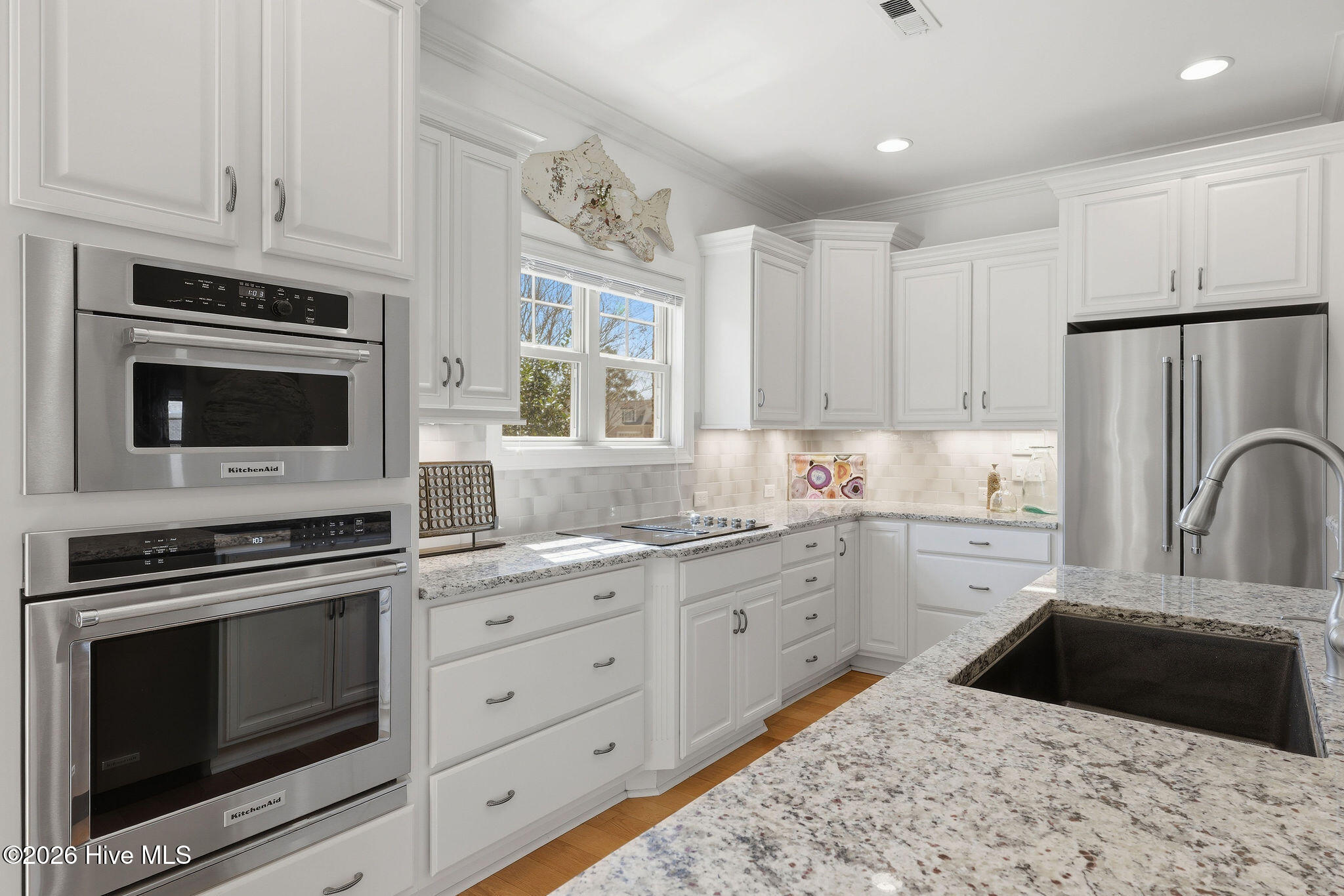 100561215 | Photo 14