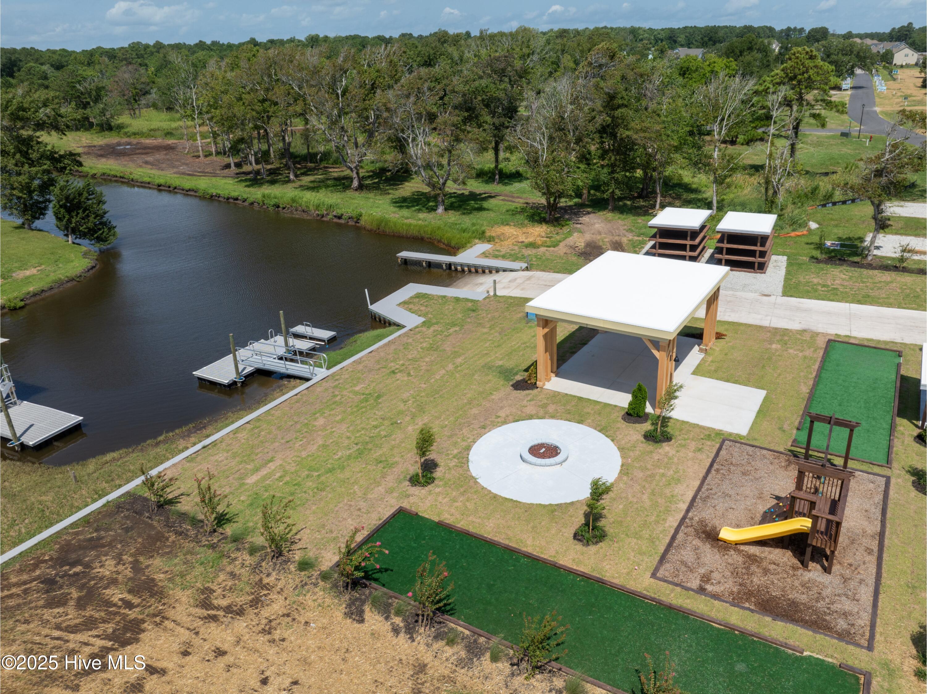 100525288 | Photo 73