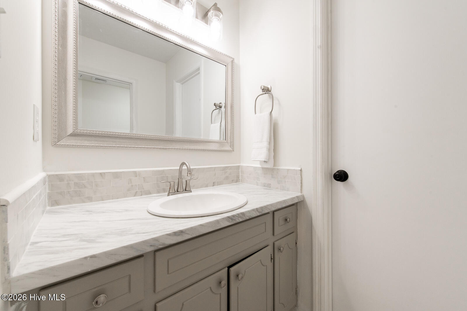 Private Full Bathroom!