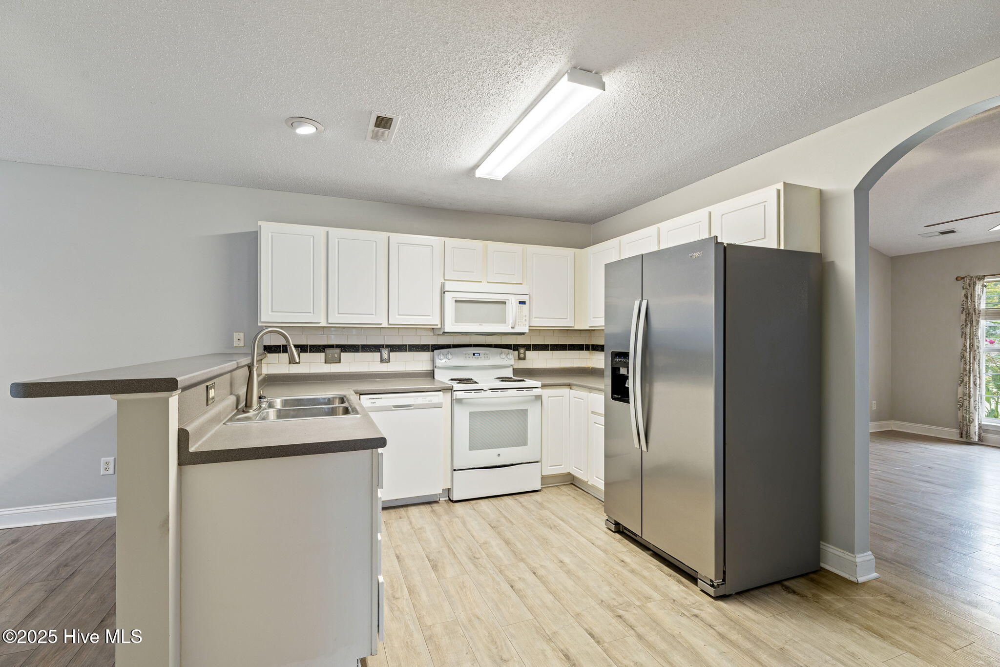 100531614 | Photo 11