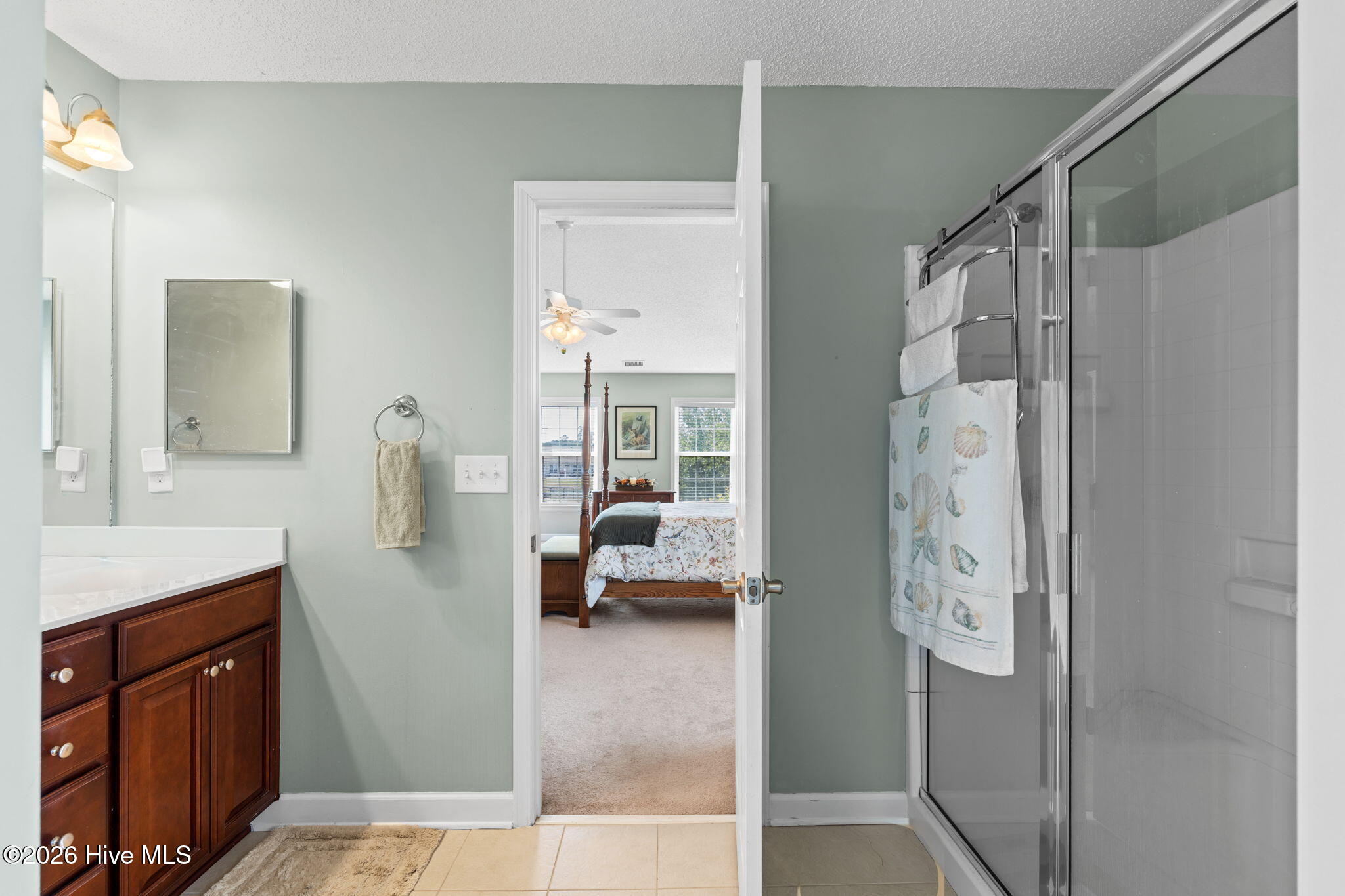 100570375 | Photo 30