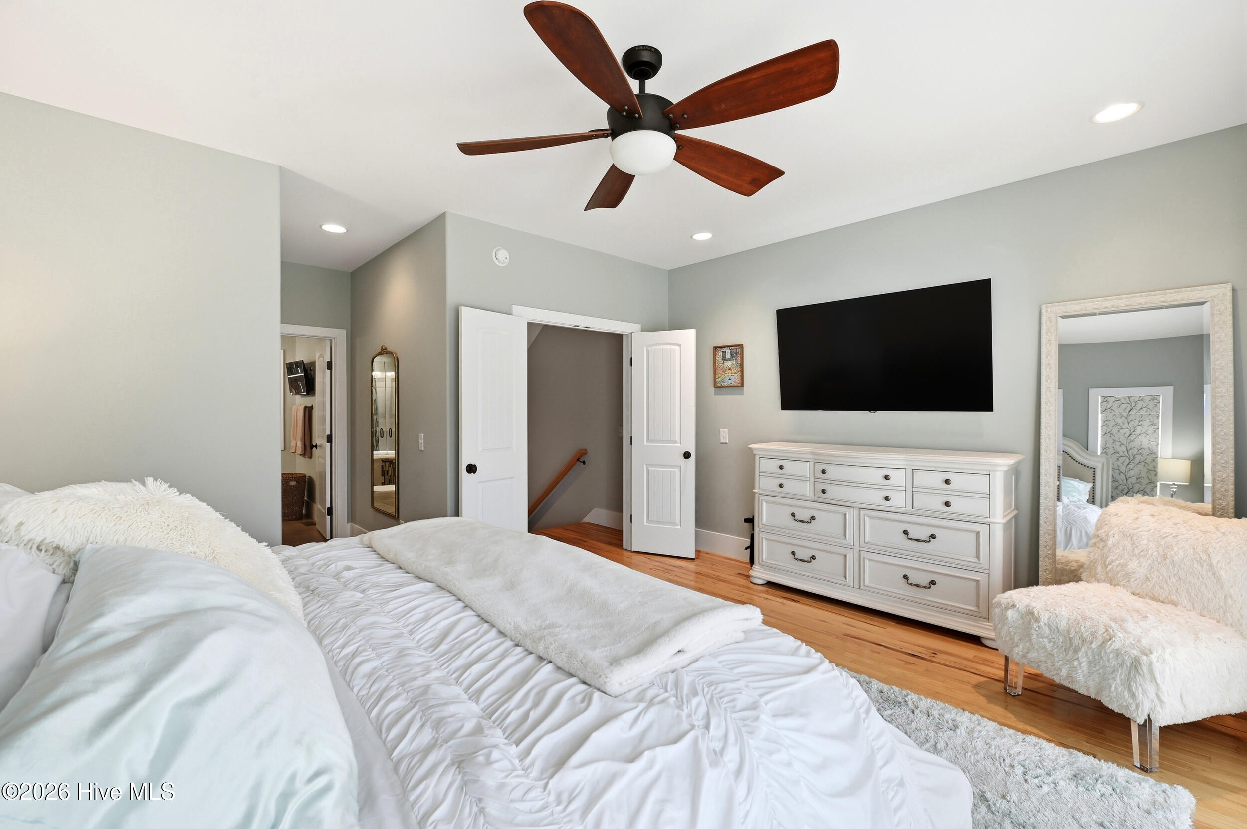 100568408 | Photo 19