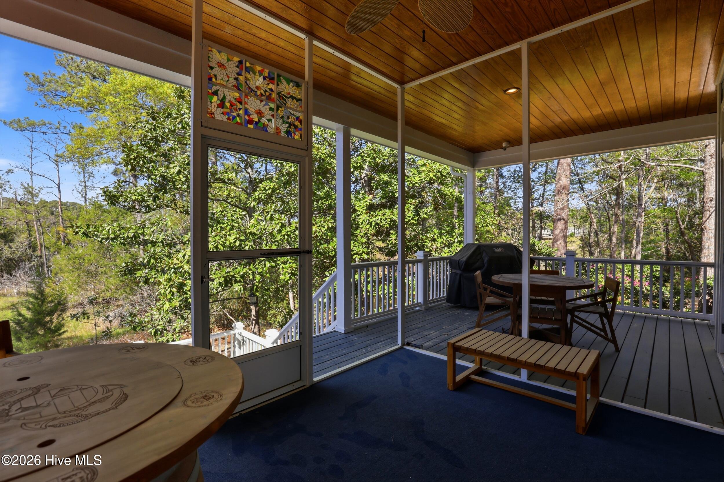 100564961 | Photo 37