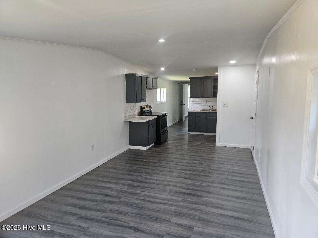 100569562 | Photo 24