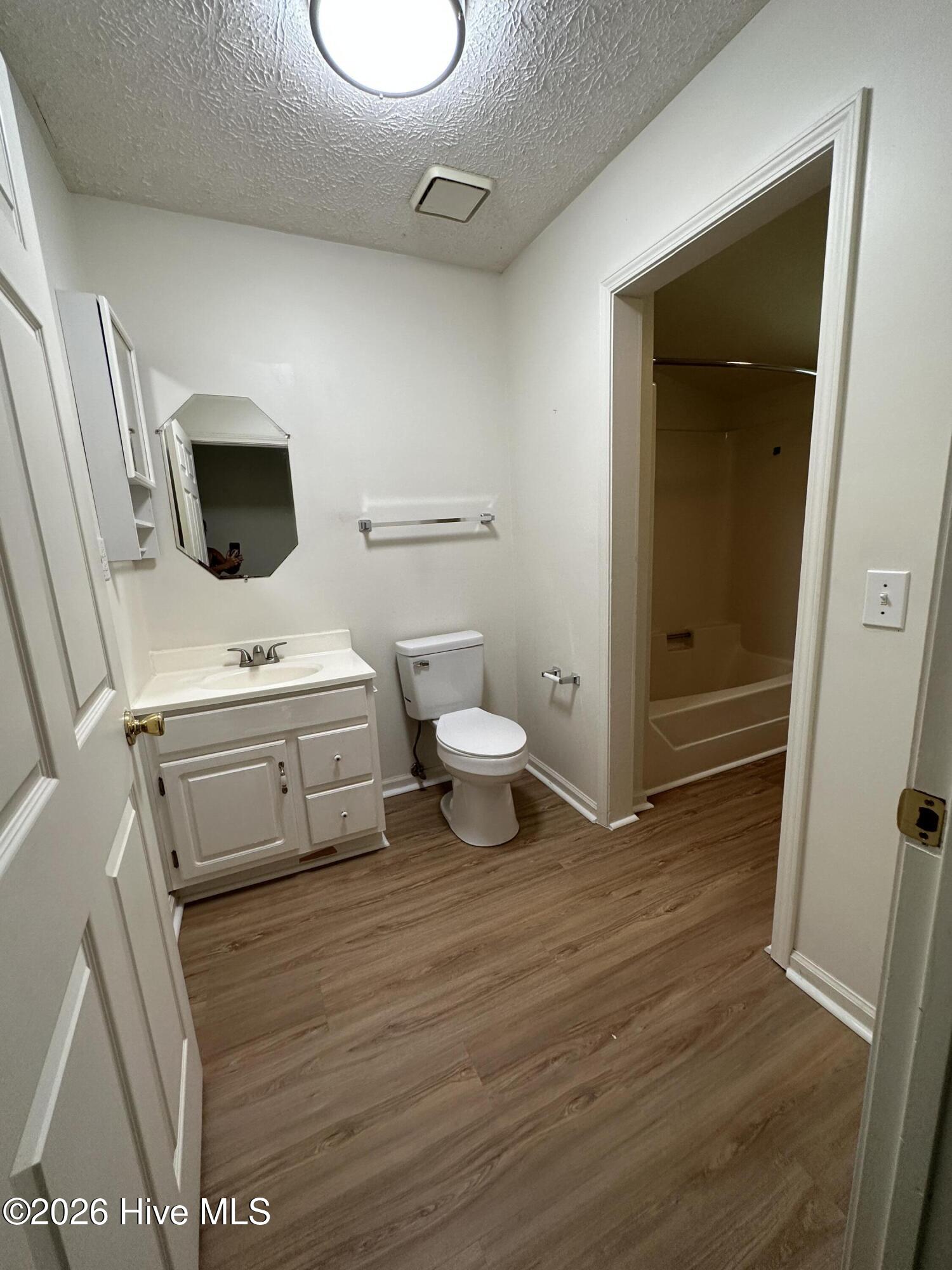 100556259 | Photo 18