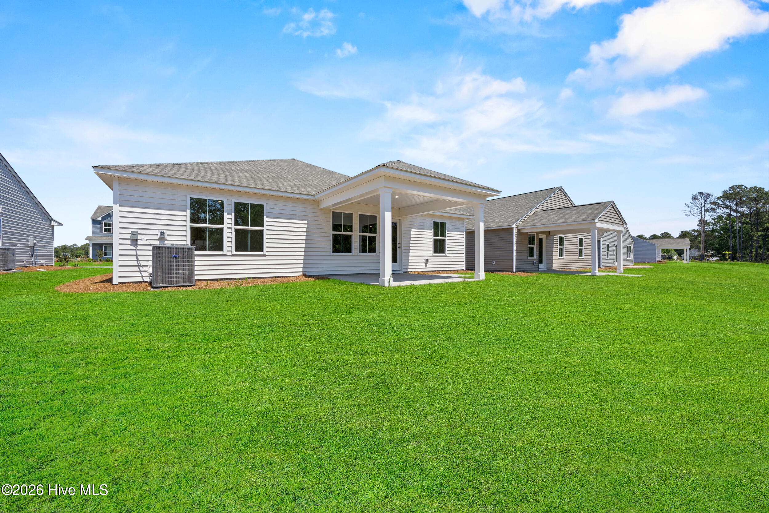 100570043 | Photo 25