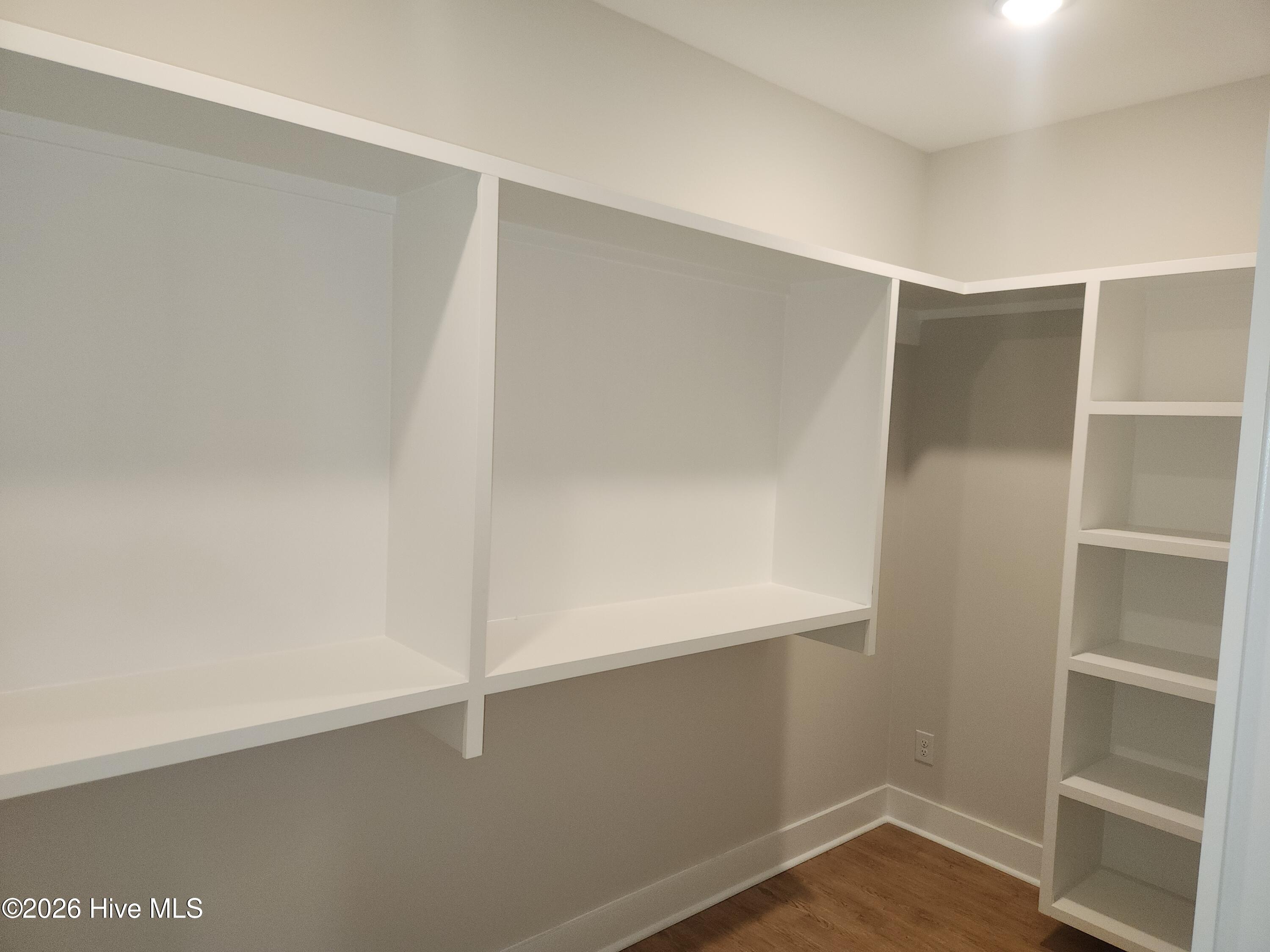 100554103 | Photo 38