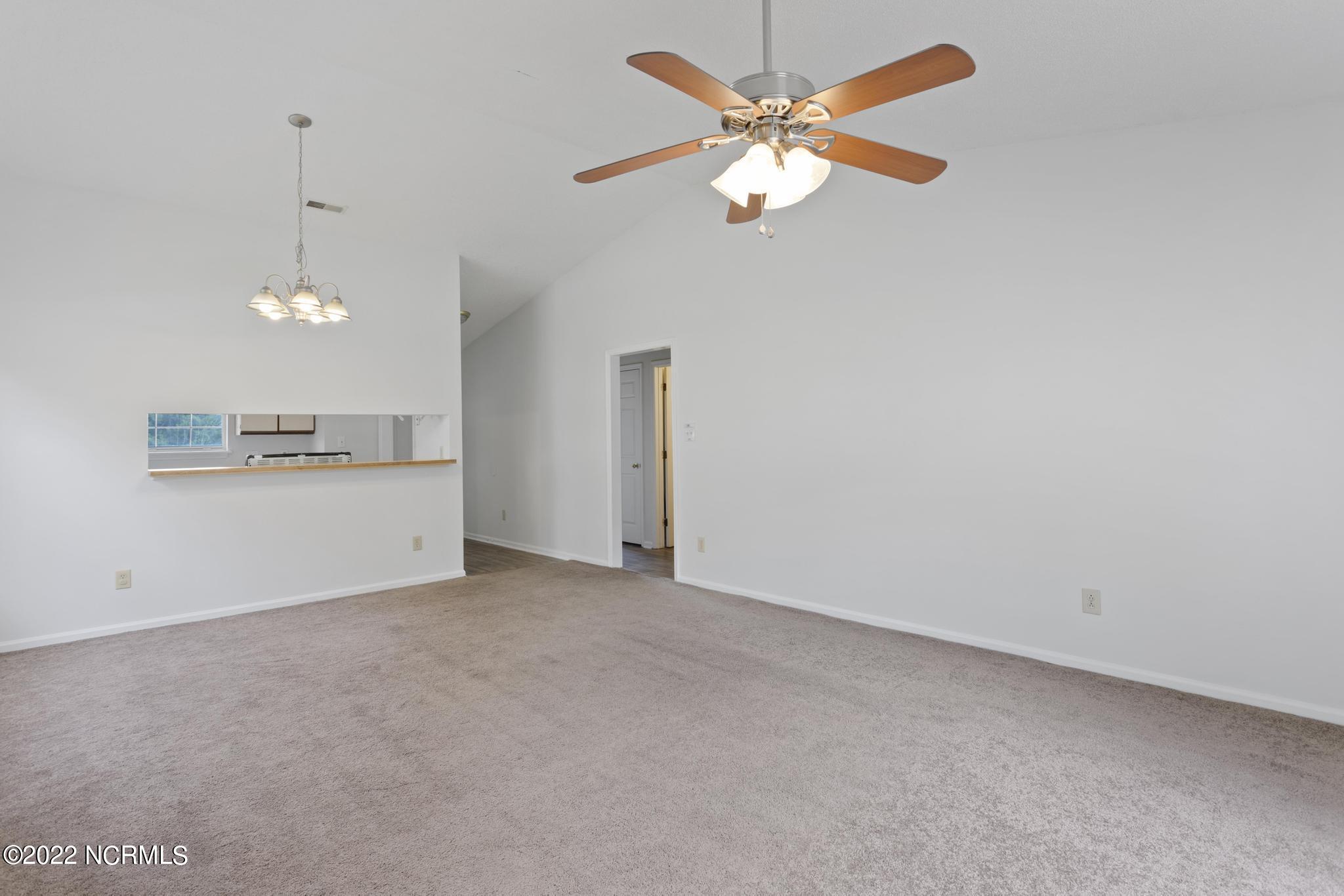 100550644 | Photo 12