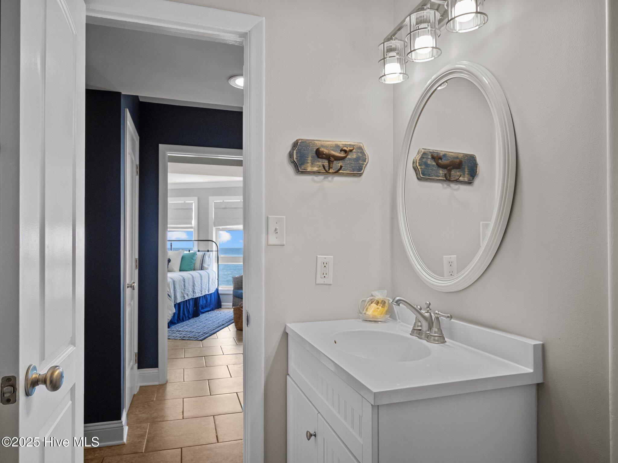 100525315 | Photo 41