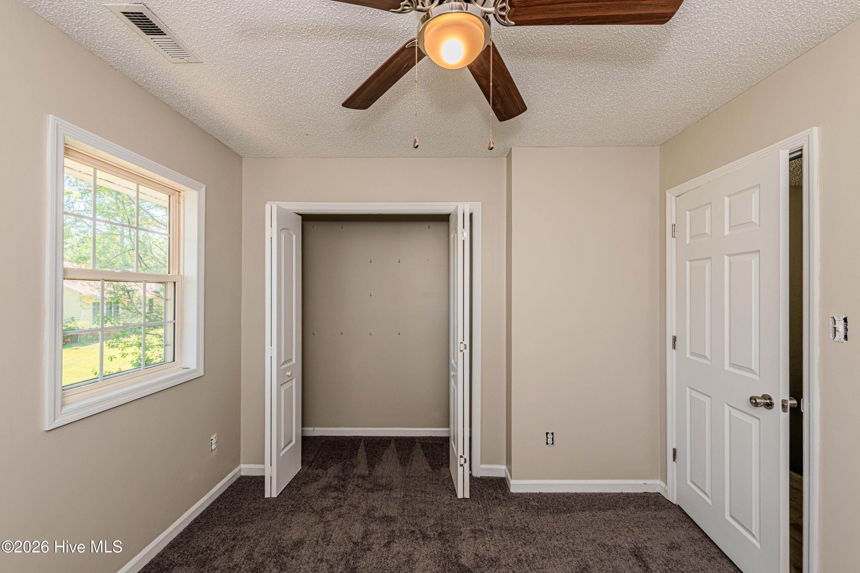 100568422 | Photo 48