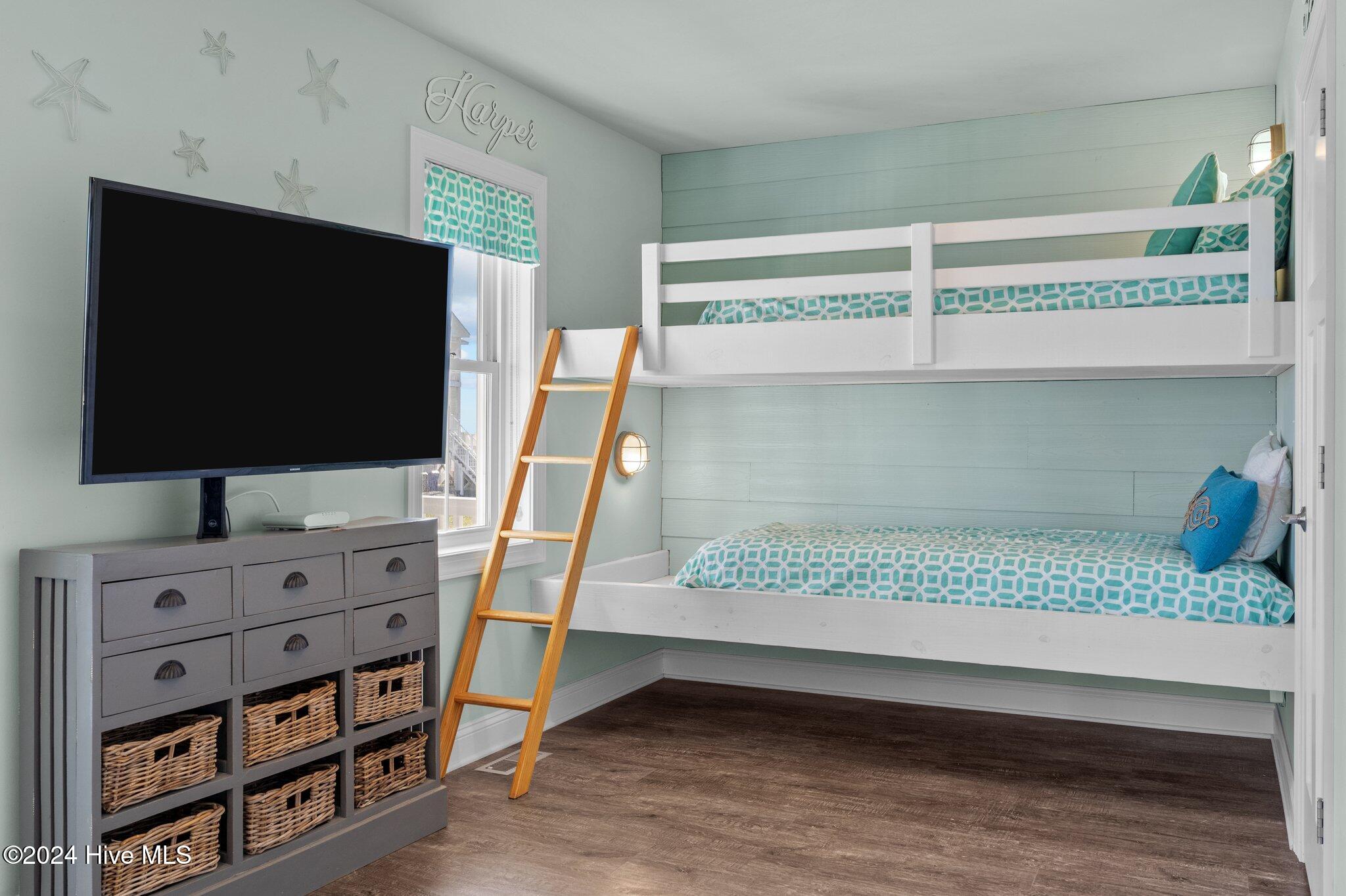 100474737 | Photo 33