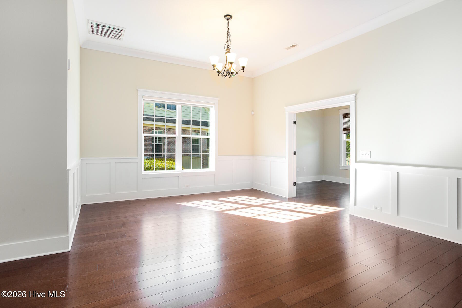 100551049 | Photo 17