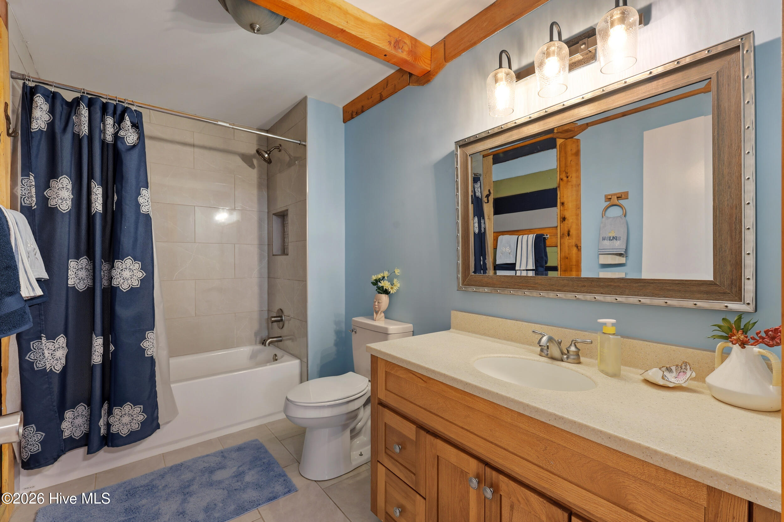 100563563 | Photo 28