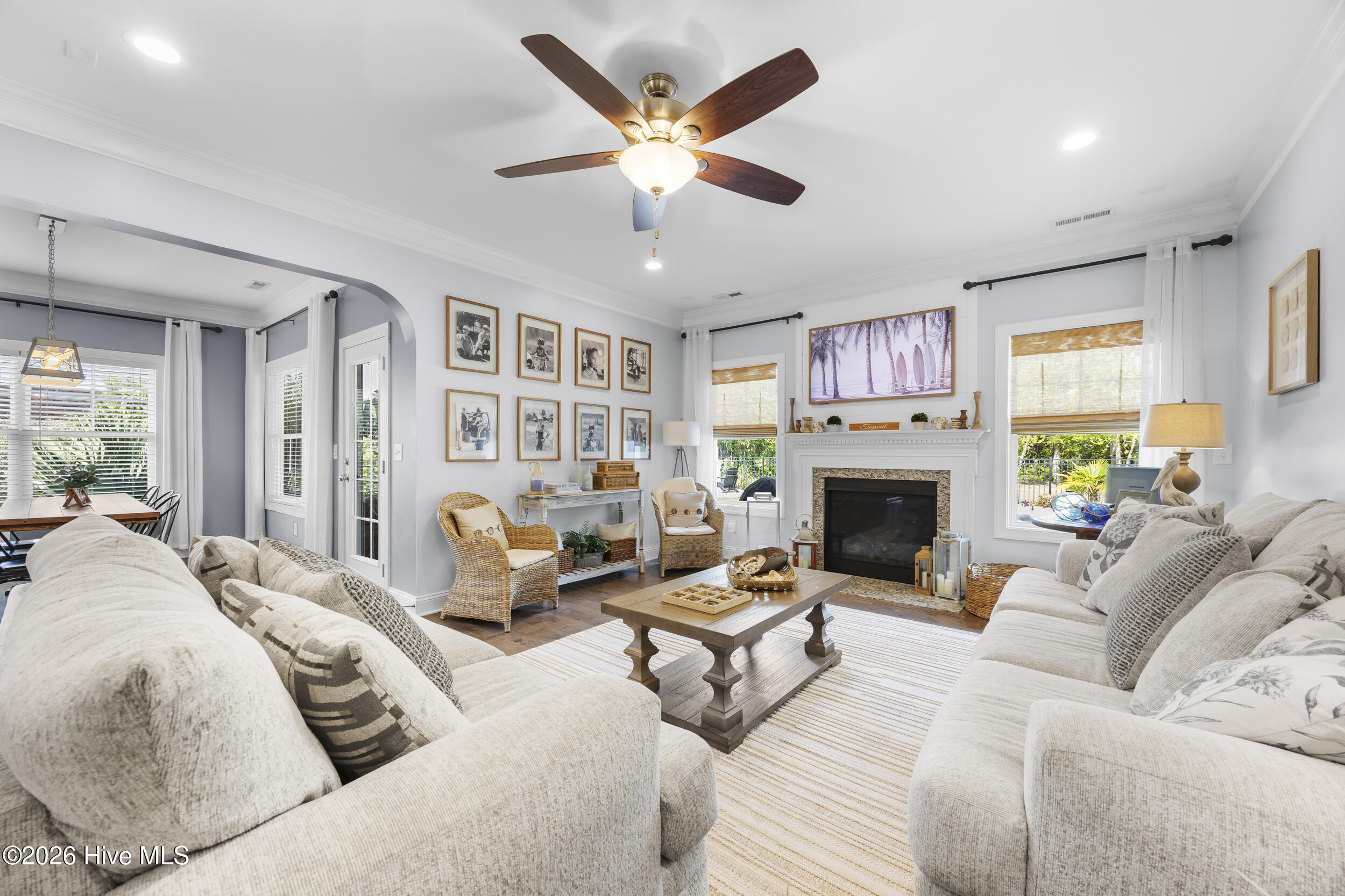 100565893 | Photo 19