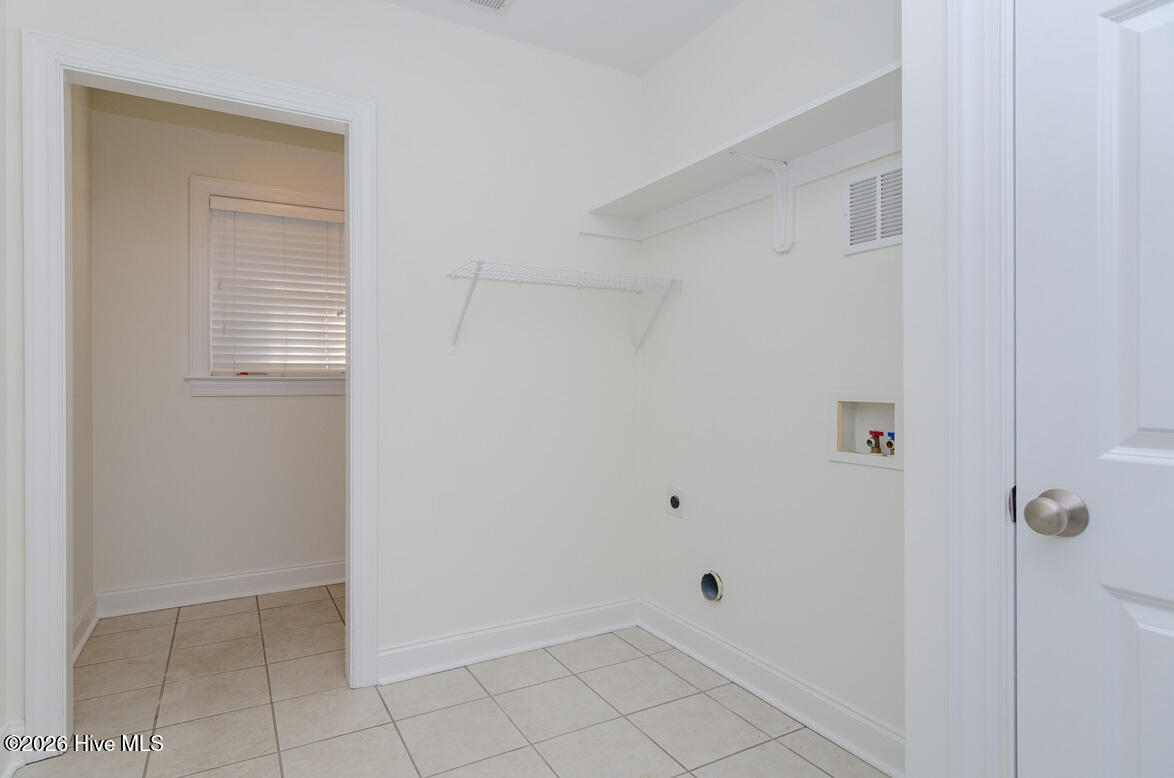 100534770 | Photo 44