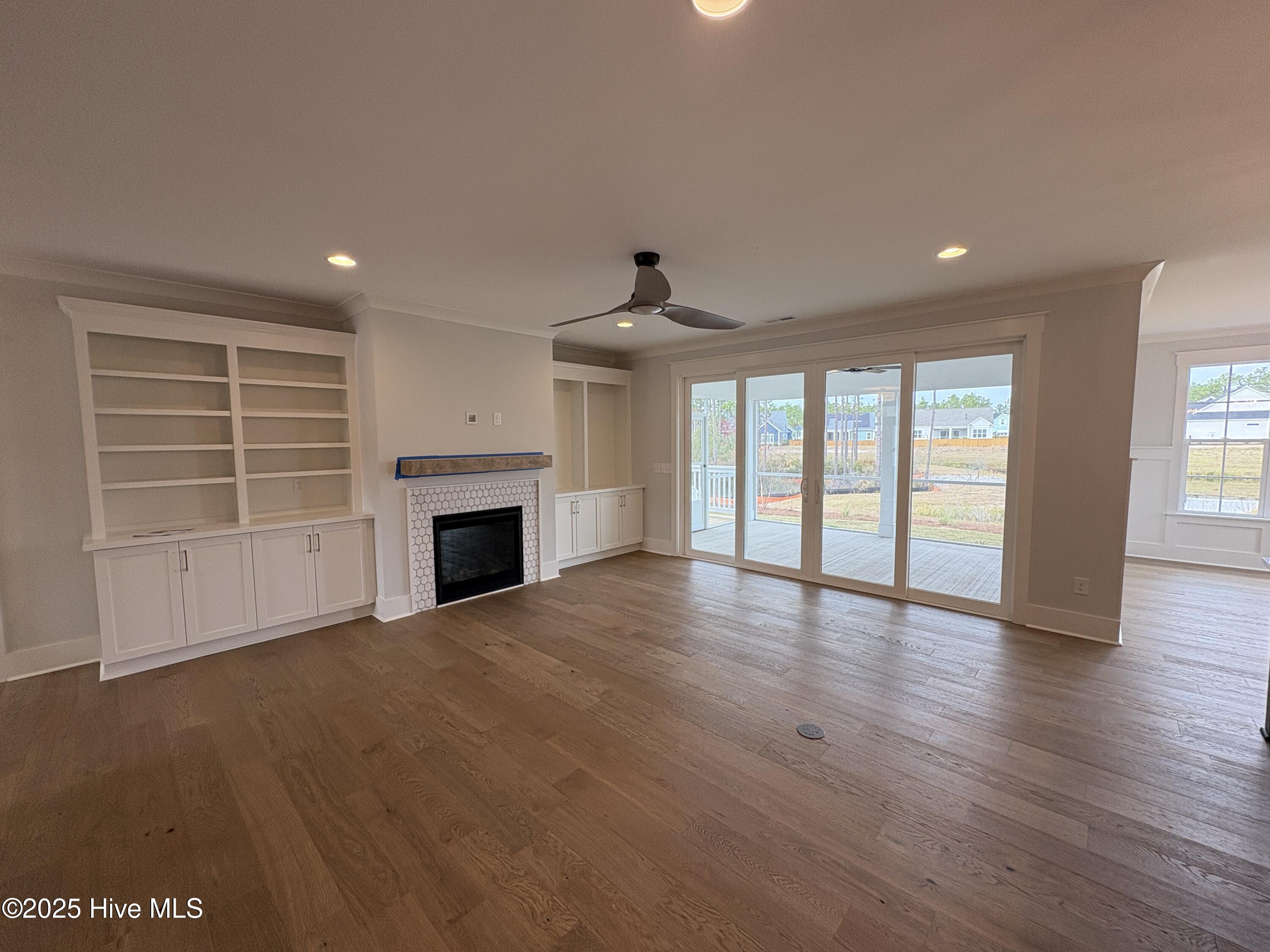 100521777 | Photo 12