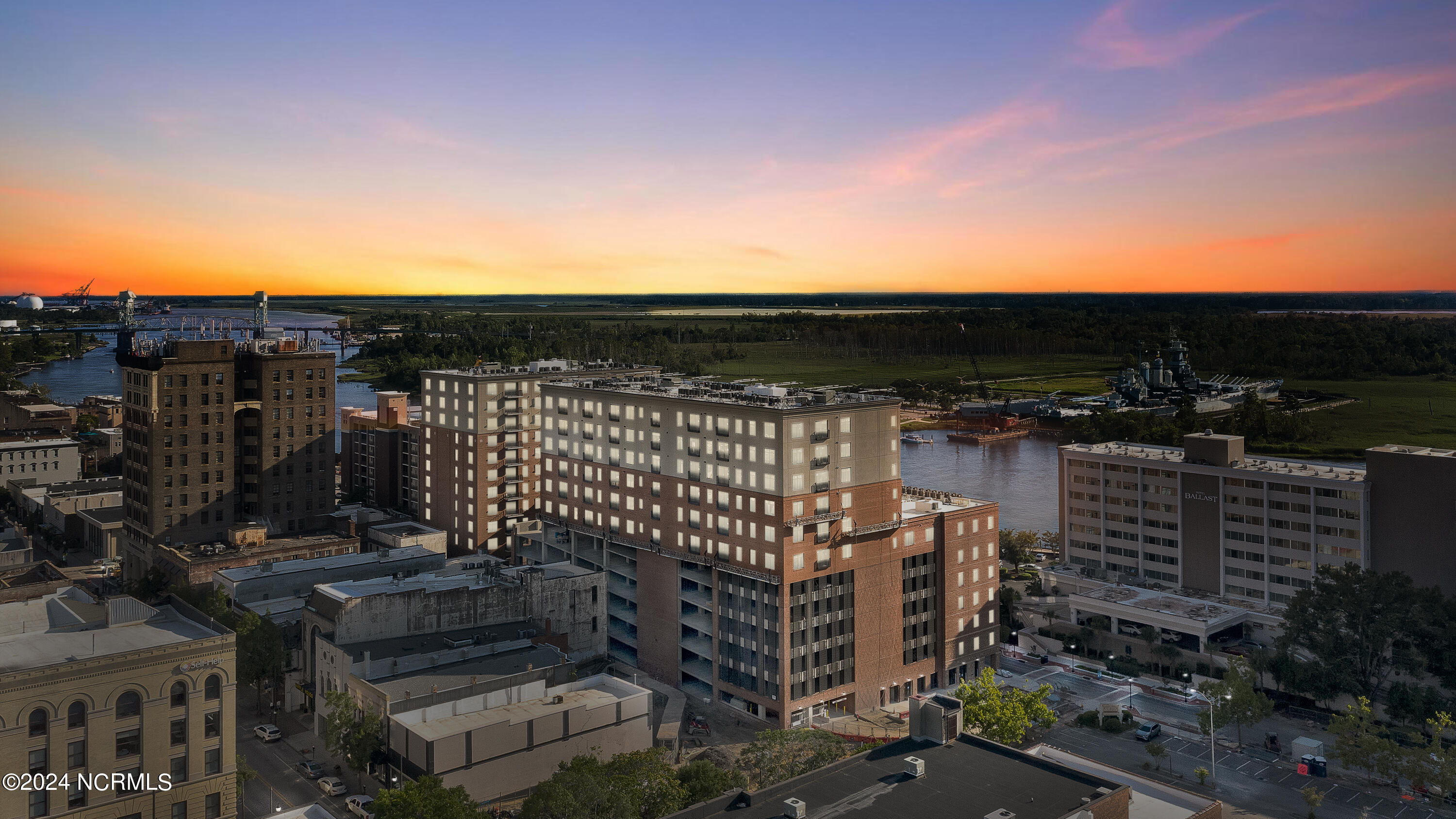 100556540 | Photo 36