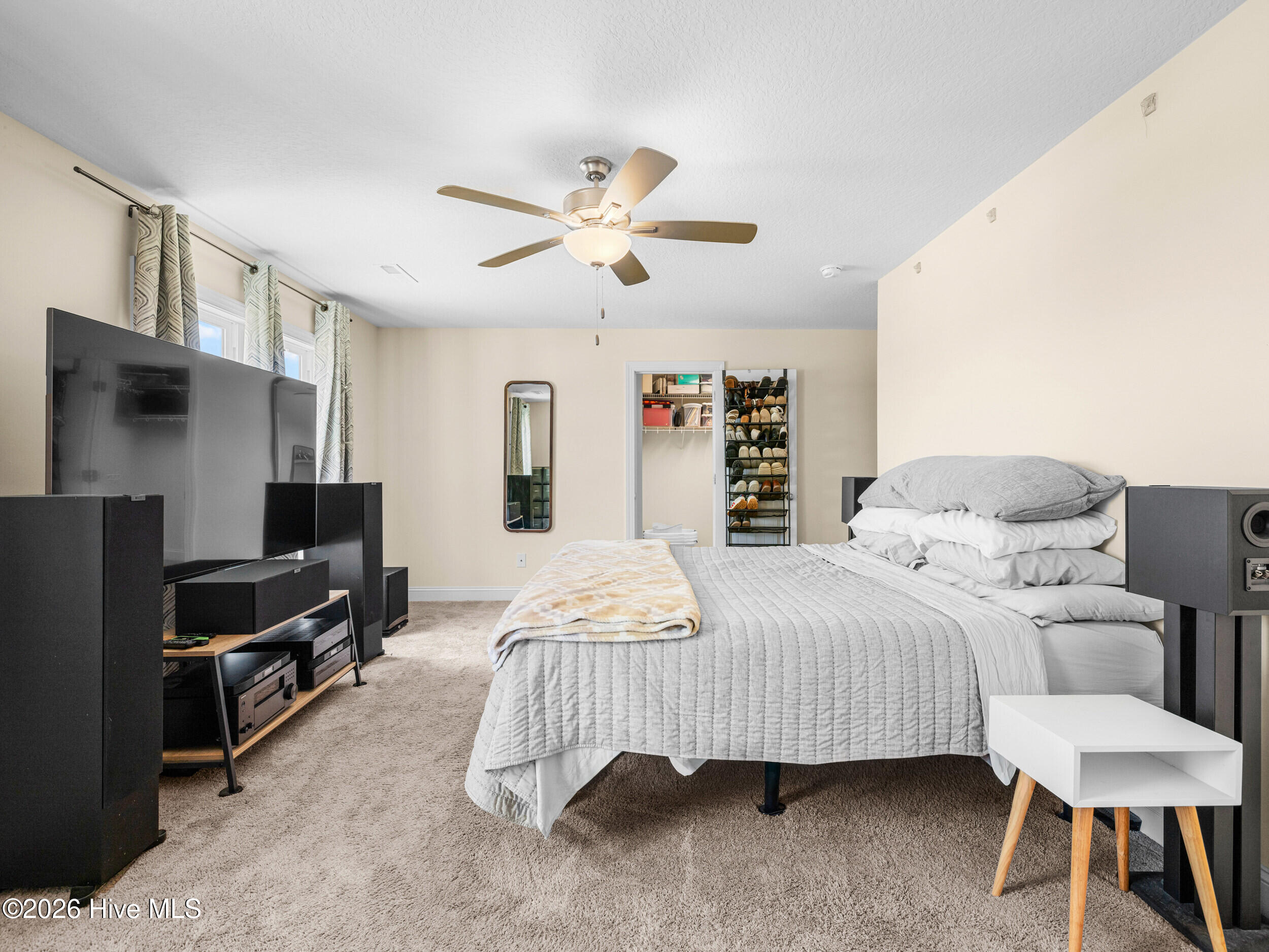 100567423 | Photo 29