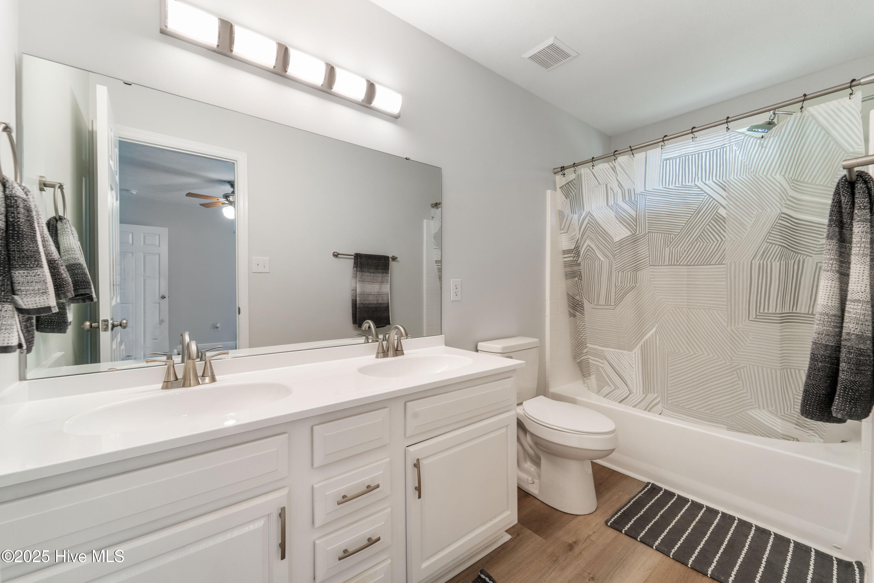 100530629 | Photo 24