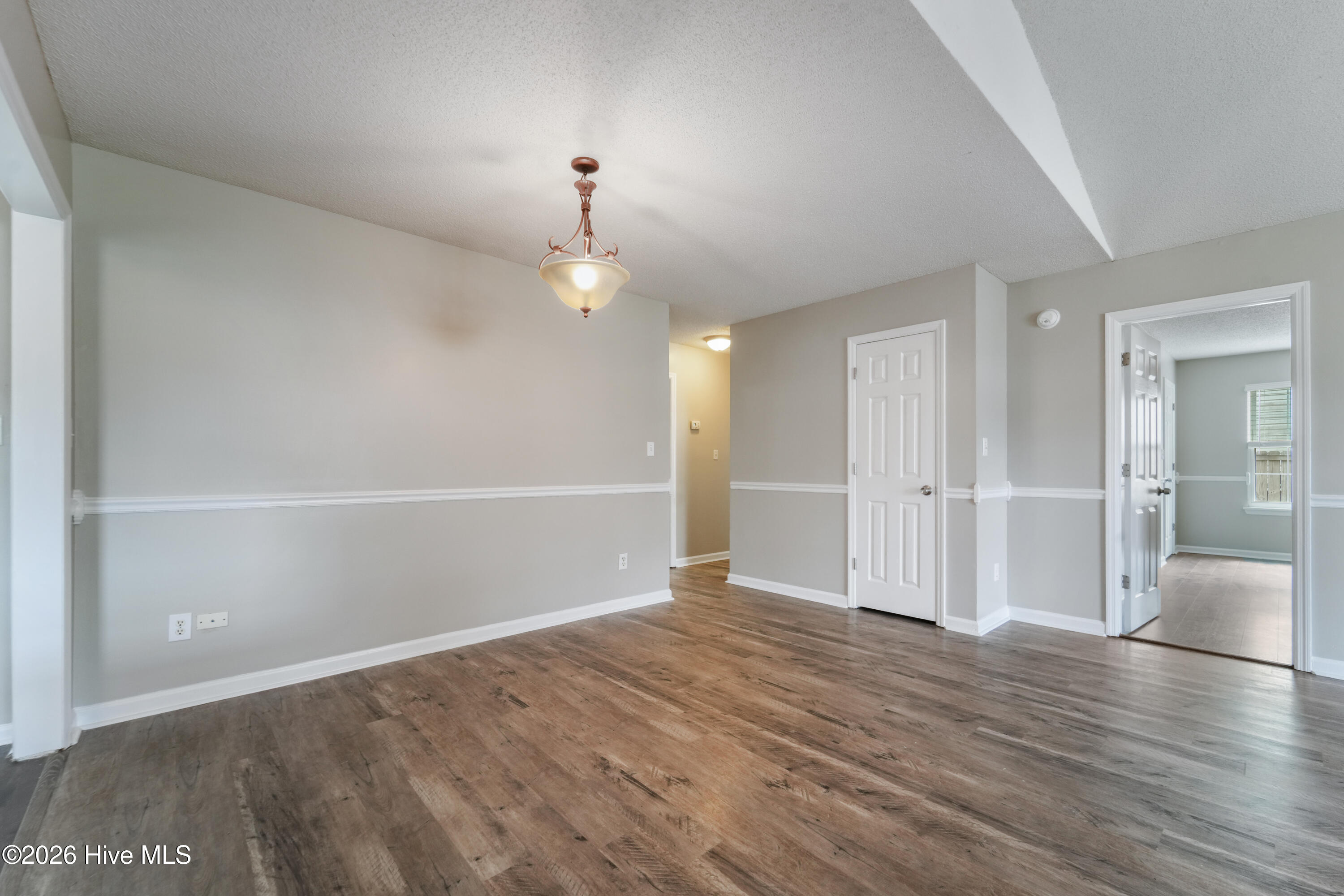 100561681 | Photo 14