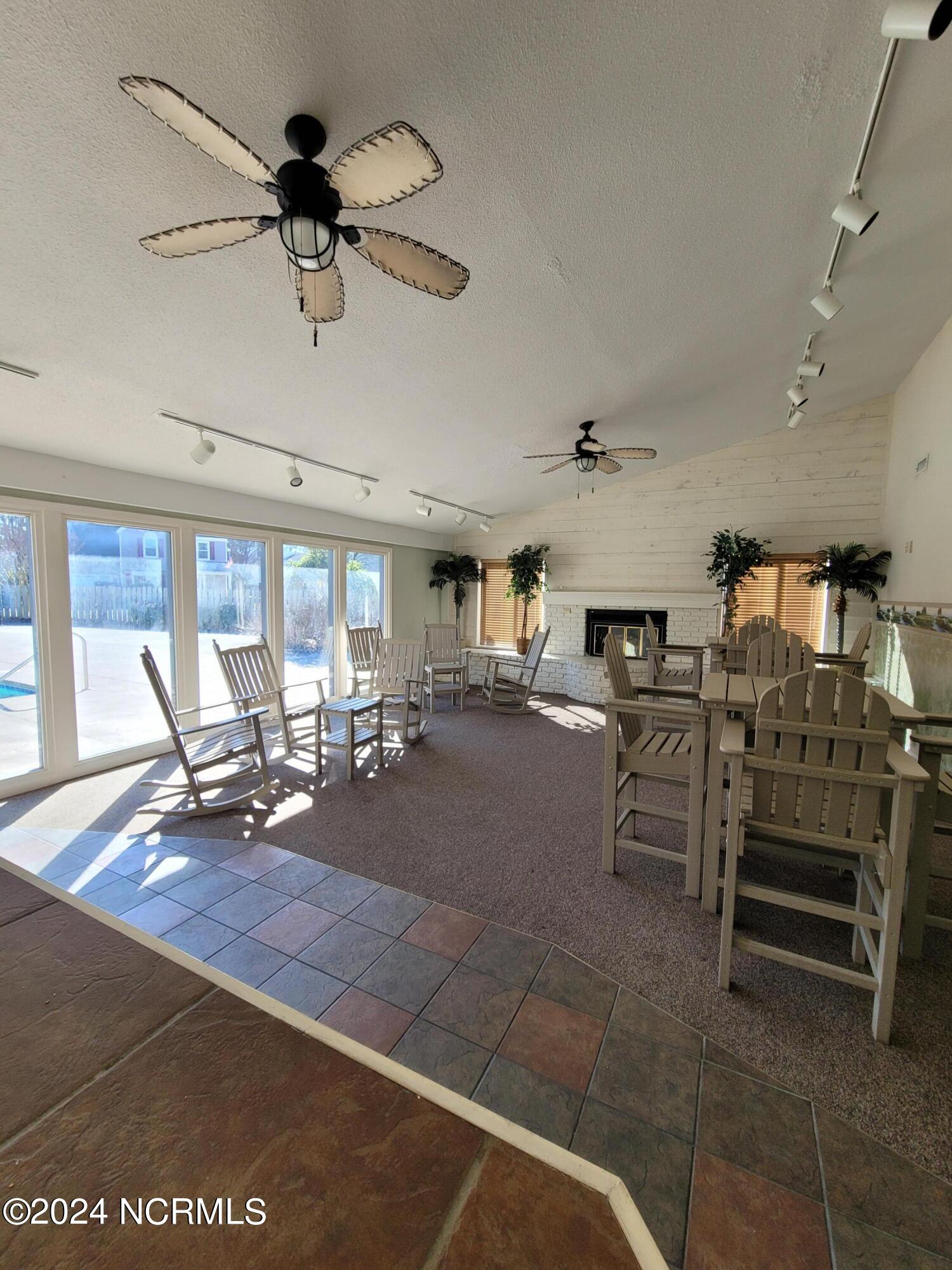 100565736 | Photo 27