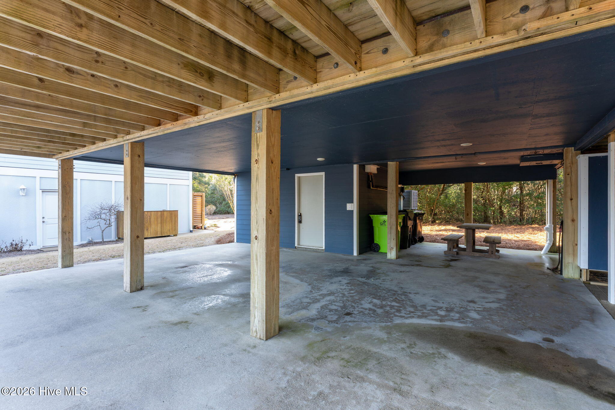 100552725 | Photo 40