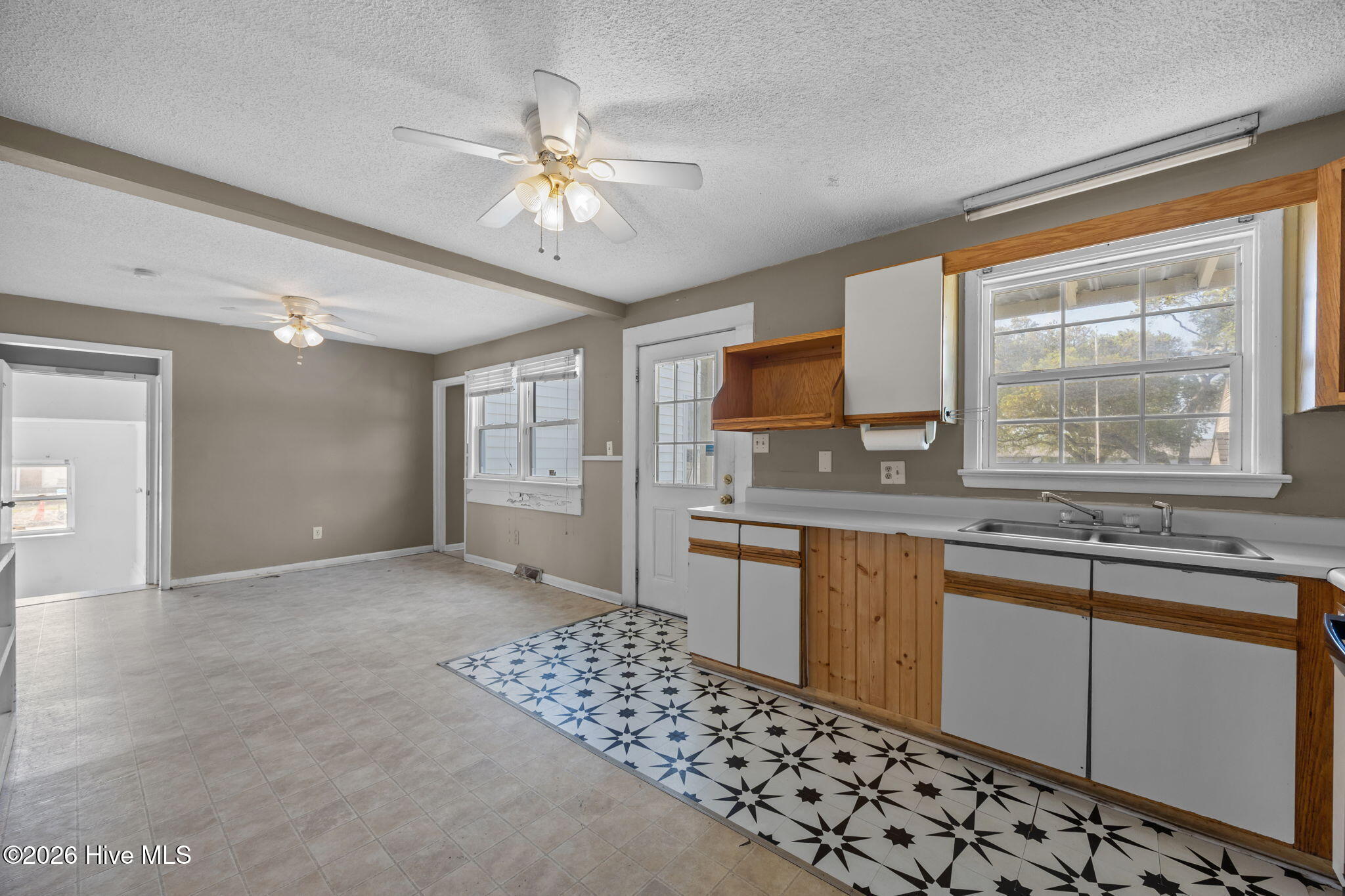 2501 Avery Street,Morehead City