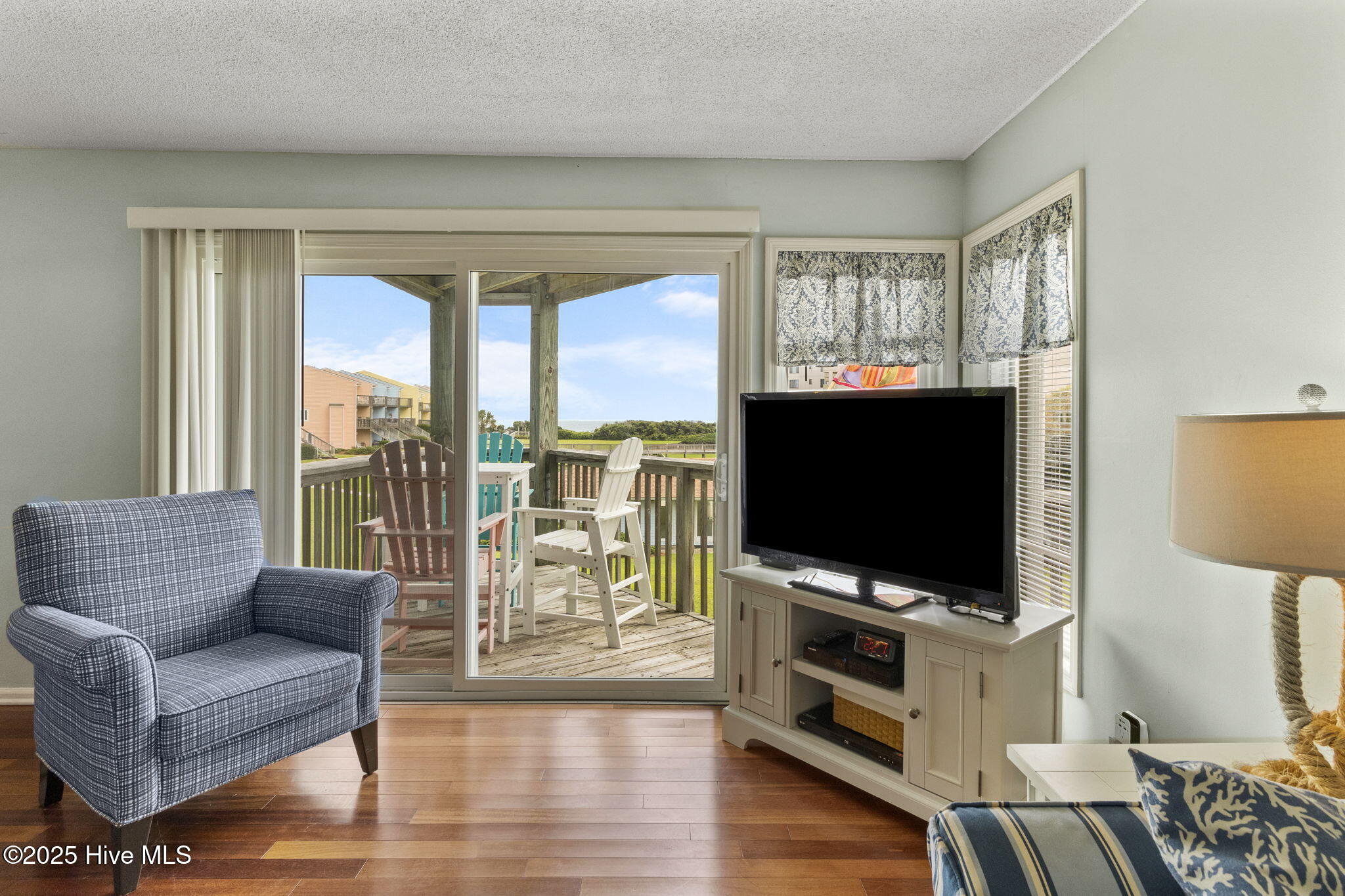 100527145 | Photo 10