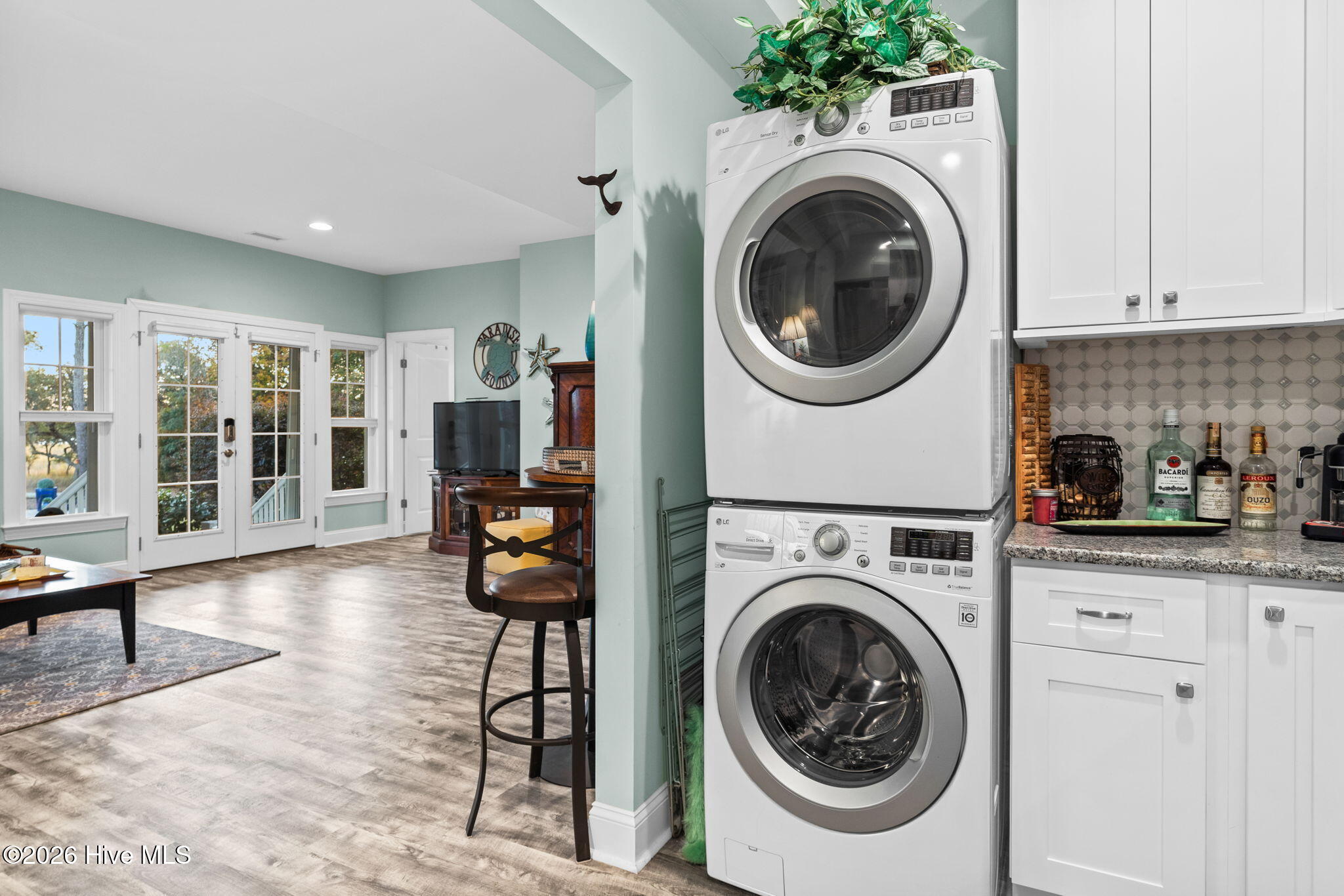 100549947 | Photo 57