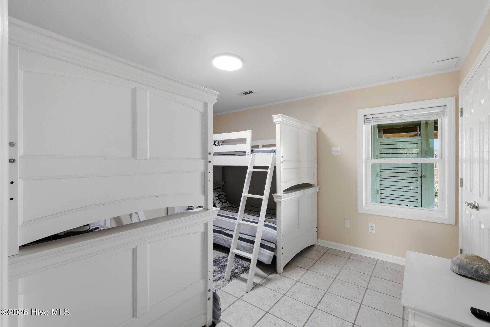 100556702 | Photo 38