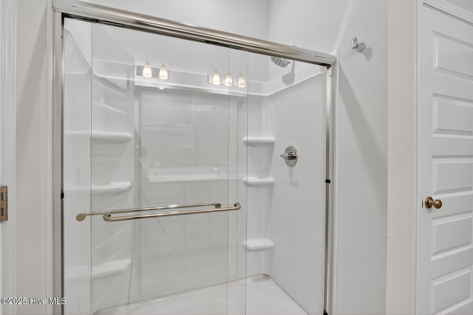 100511711 | Photo 15