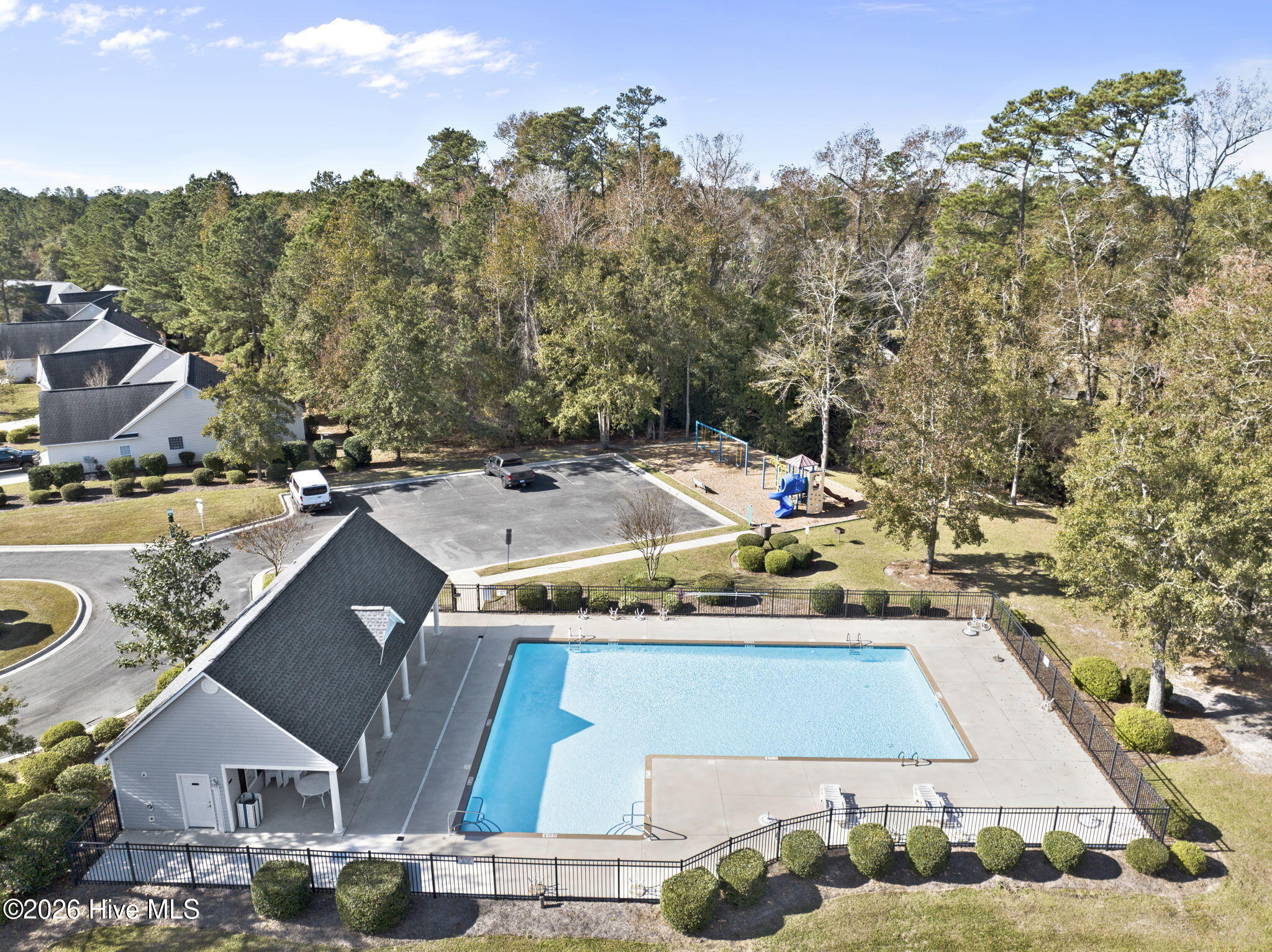 100548714 | Photo 44