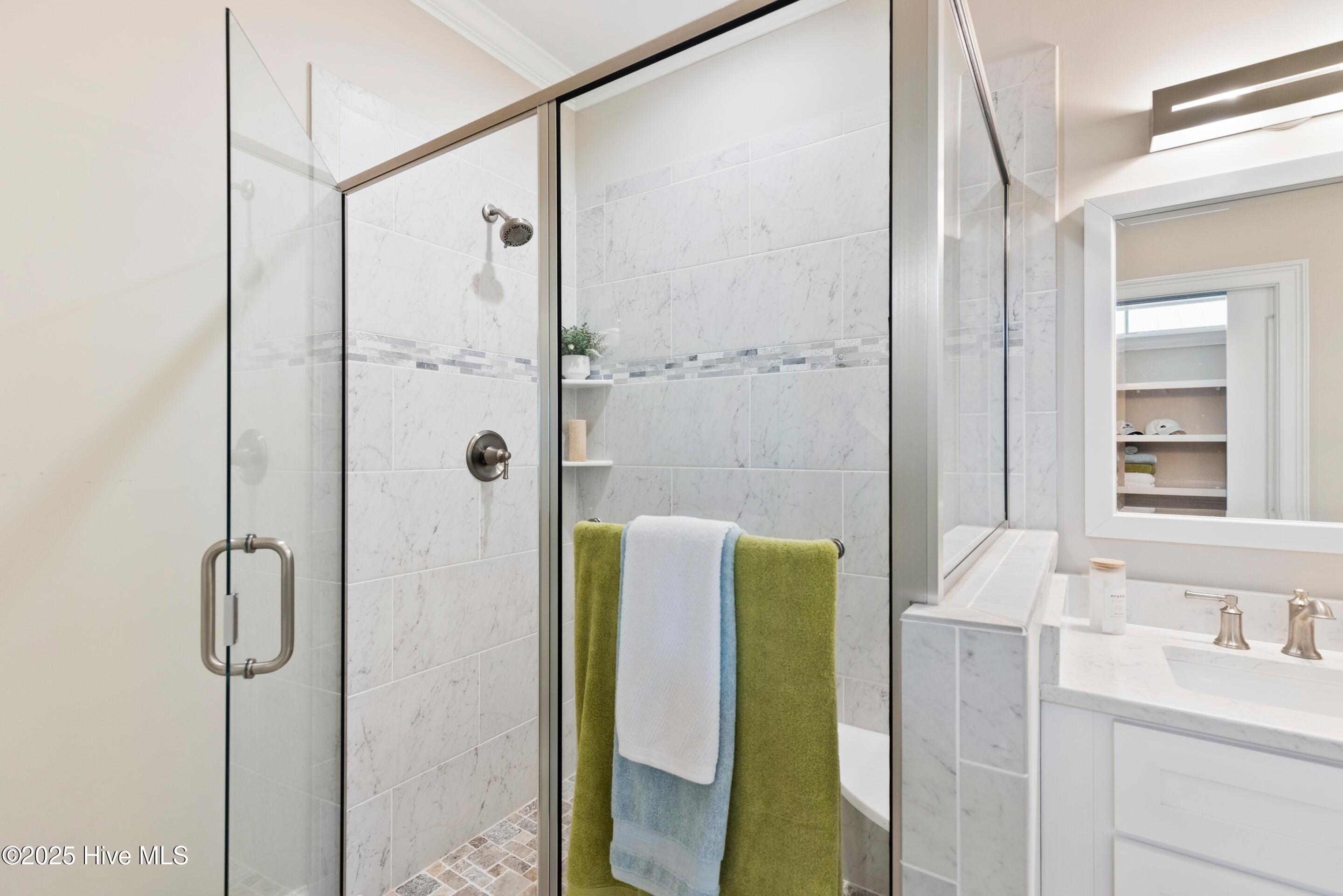 100532410 | Photo 35